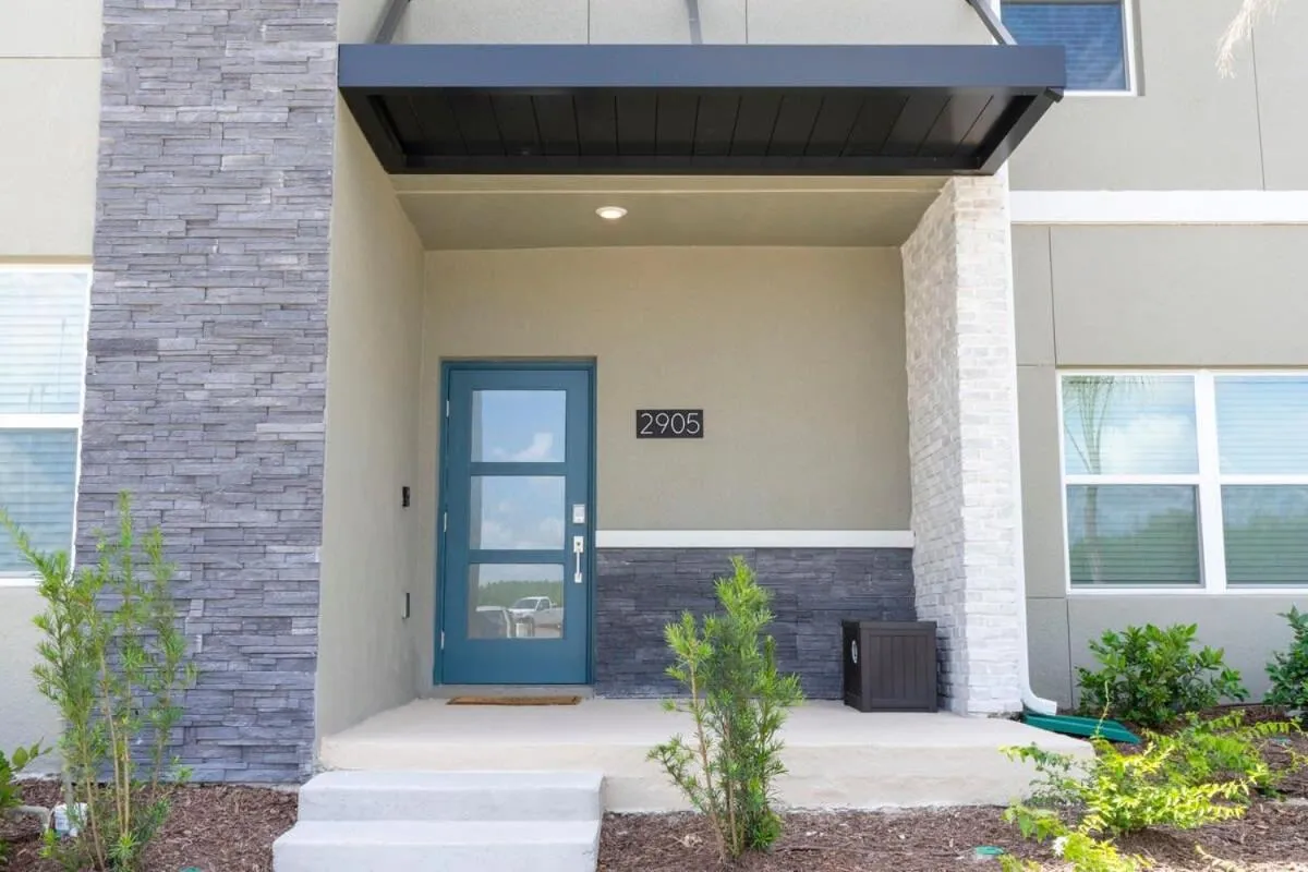 Stunning 5 Bd w/ Pool Close to Disney 2905