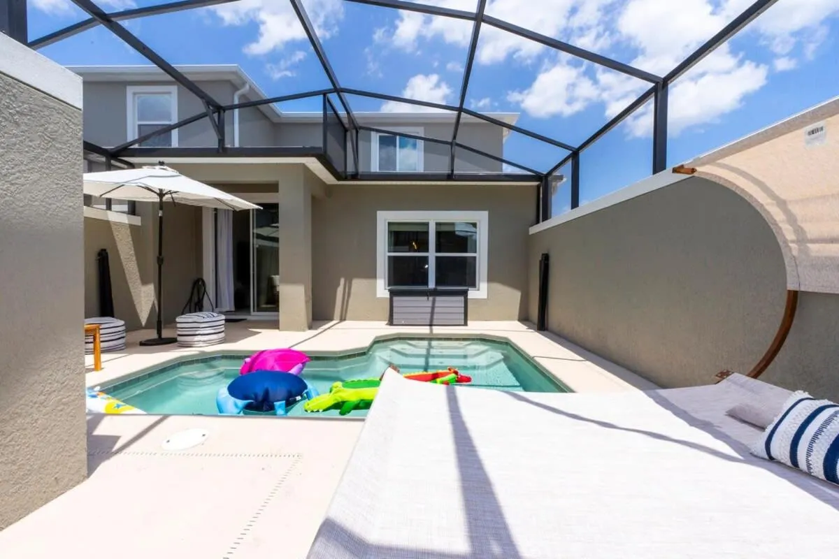 Stunning 5 Bd w/ Pool Close to Disney 2905