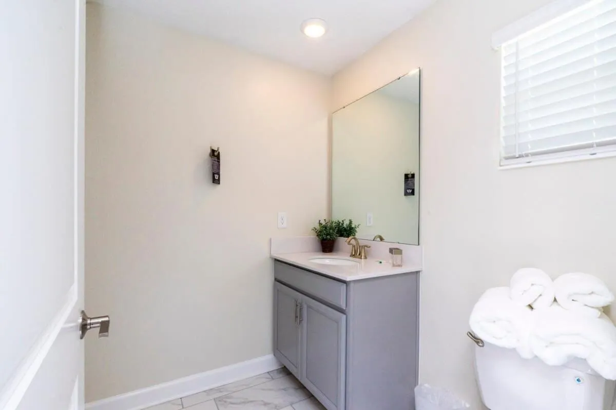 Stunning 5 Bd w/ Pool Close to Disney 2905