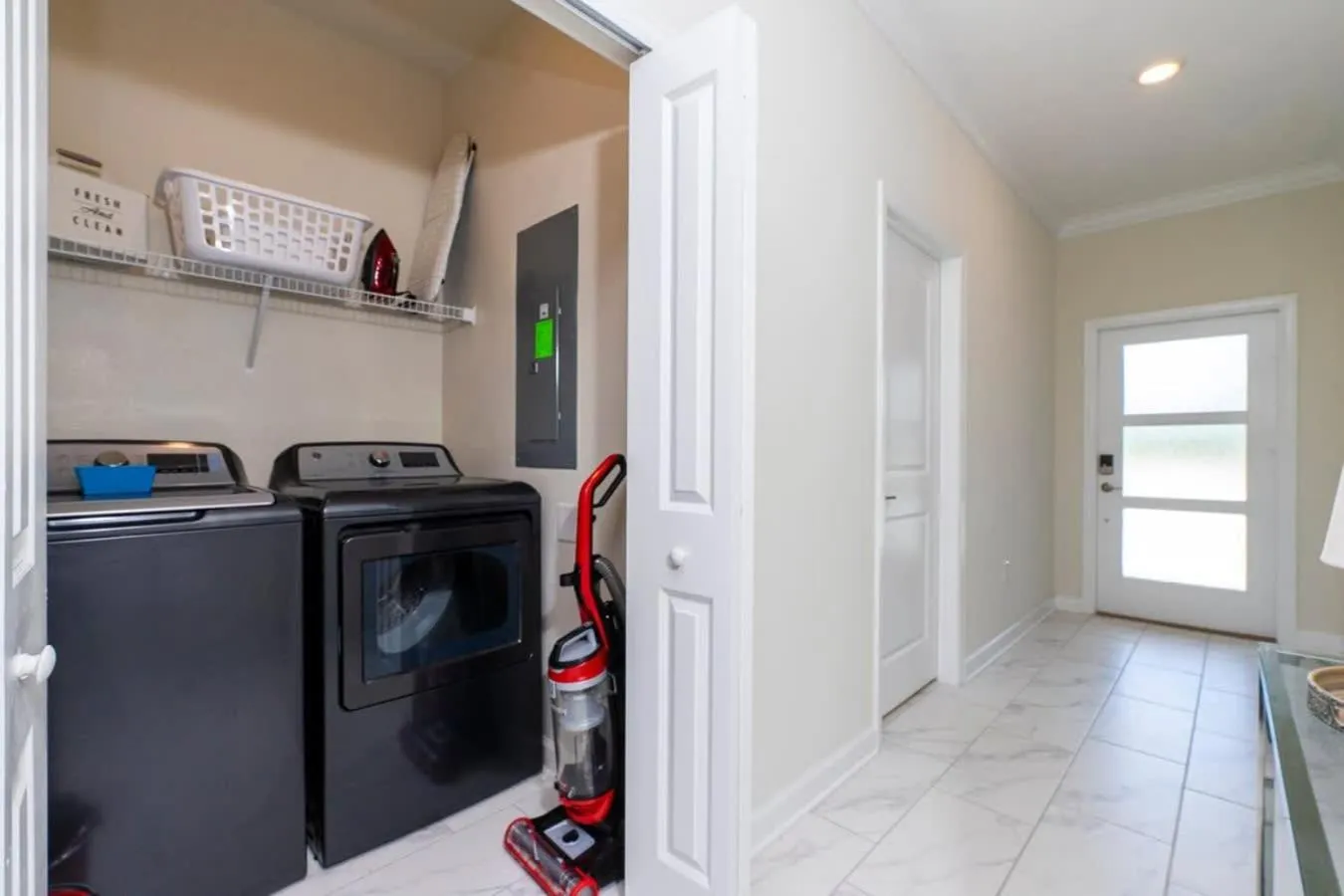 Stunning 5 Bd w/ Pool Close to Disney 2905