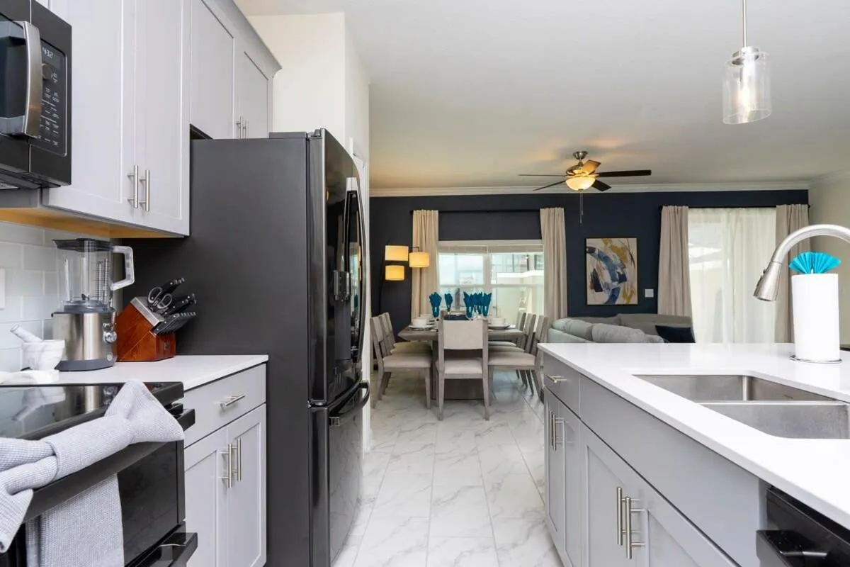 Stunning 5 Bd w/ Pool Close to Disney 2905