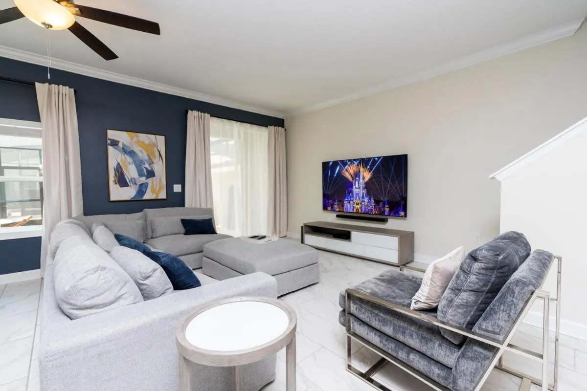 Stunning 5 Bd w/ Pool Close to Disney 2905