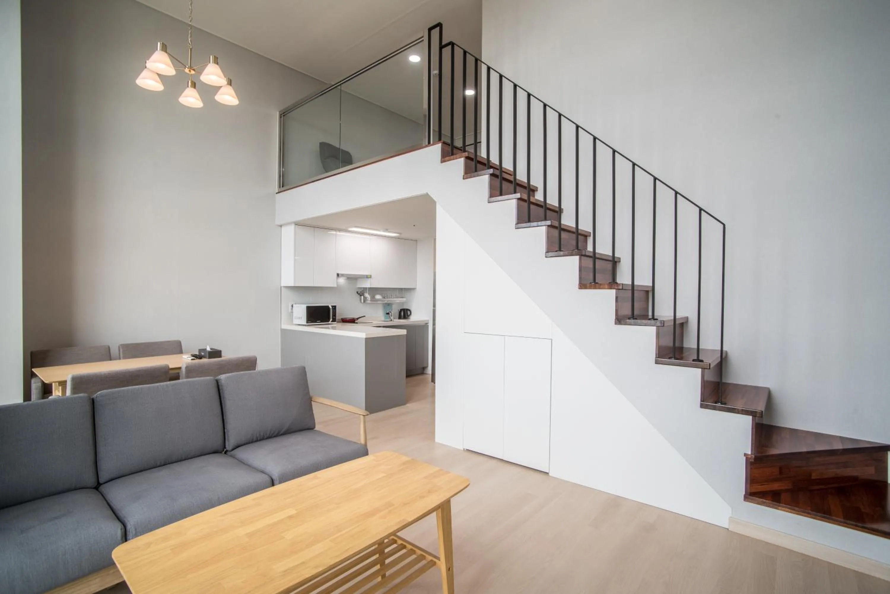 Kitchen or kitchenette in Jeju Central Park Residence