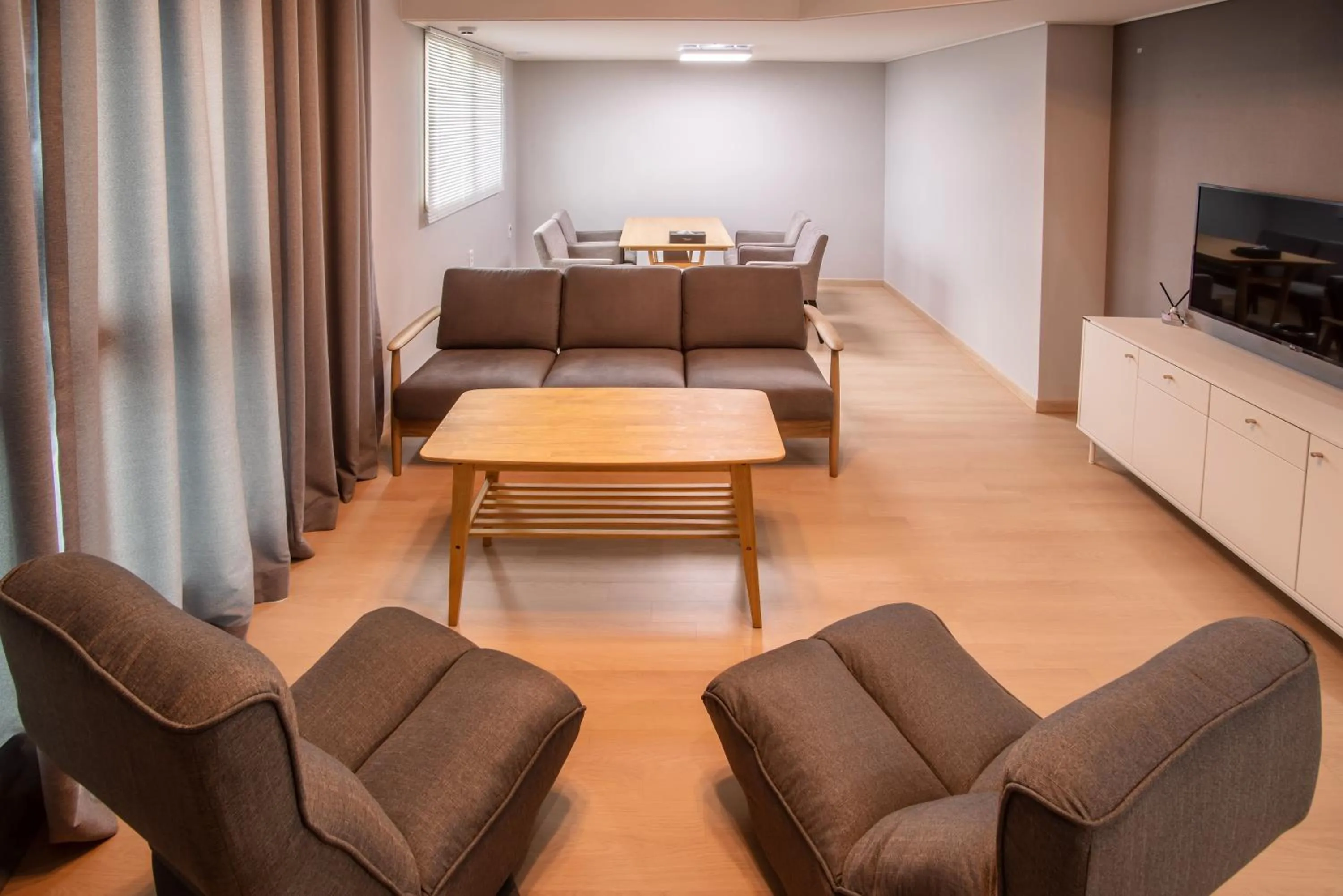 Living room in Jeju Central Park Residence