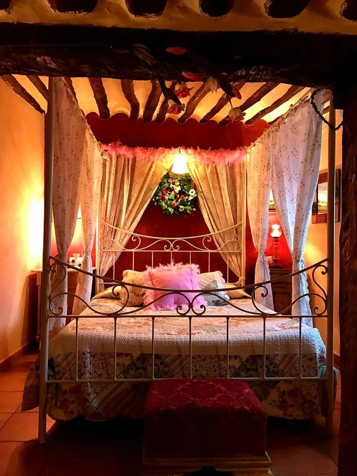 Bed in Romantic getaway to Cuenca - La Quinta