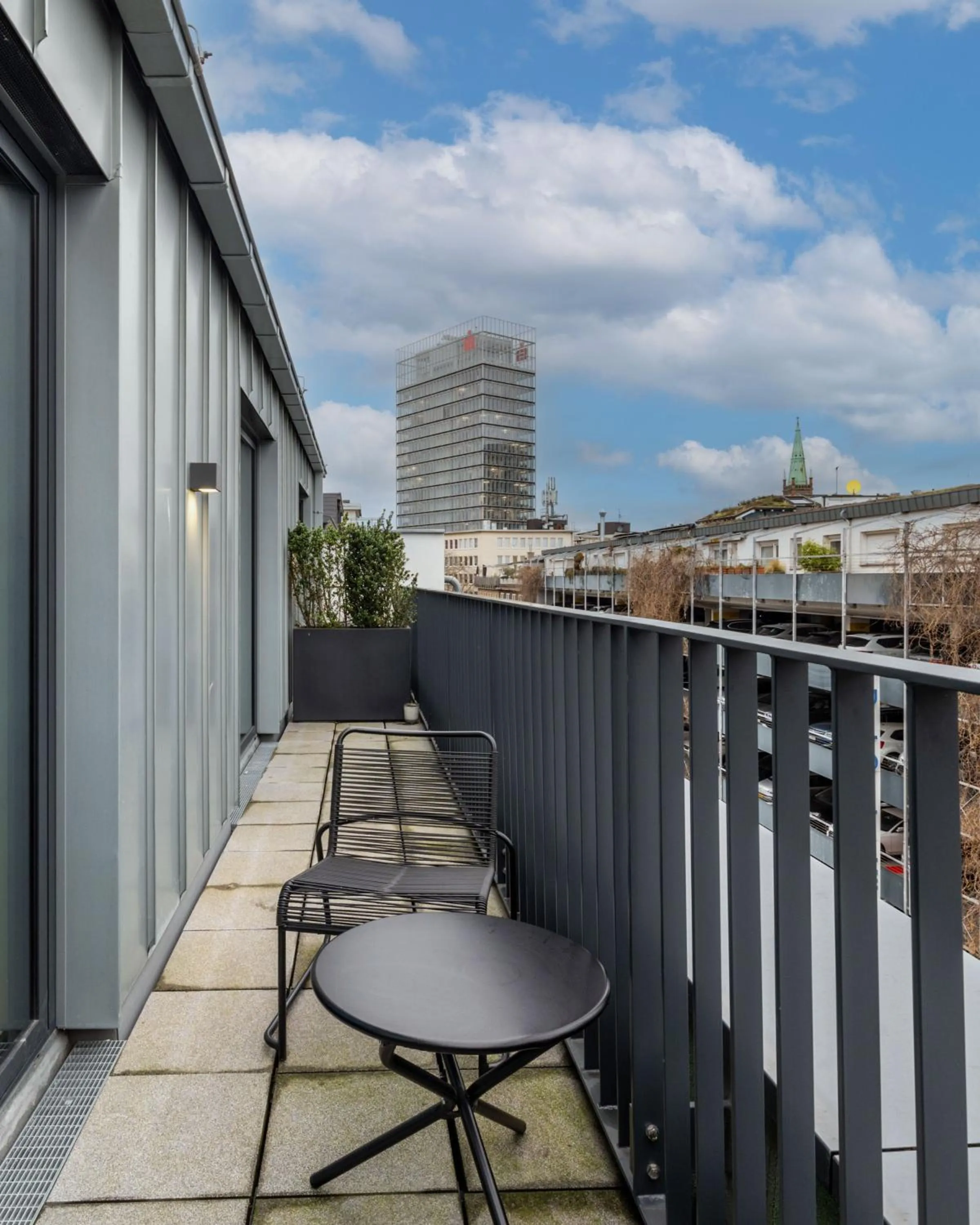 Patio in Limehome Düsseldorf Stresemannstraße - Digital Access