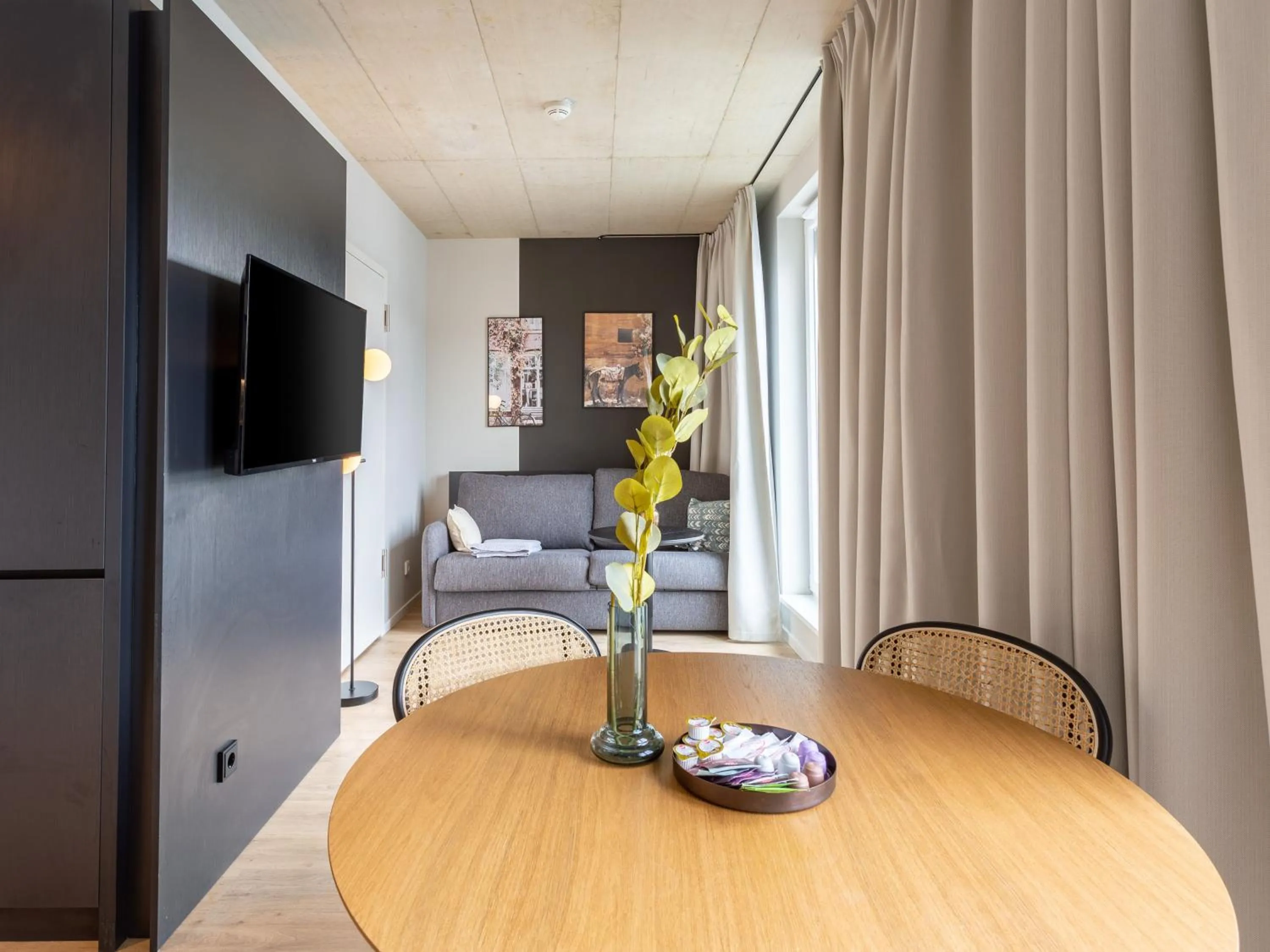 TV and multimedia in Limehome Düsseldorf Stresemannstraße - Digital Access