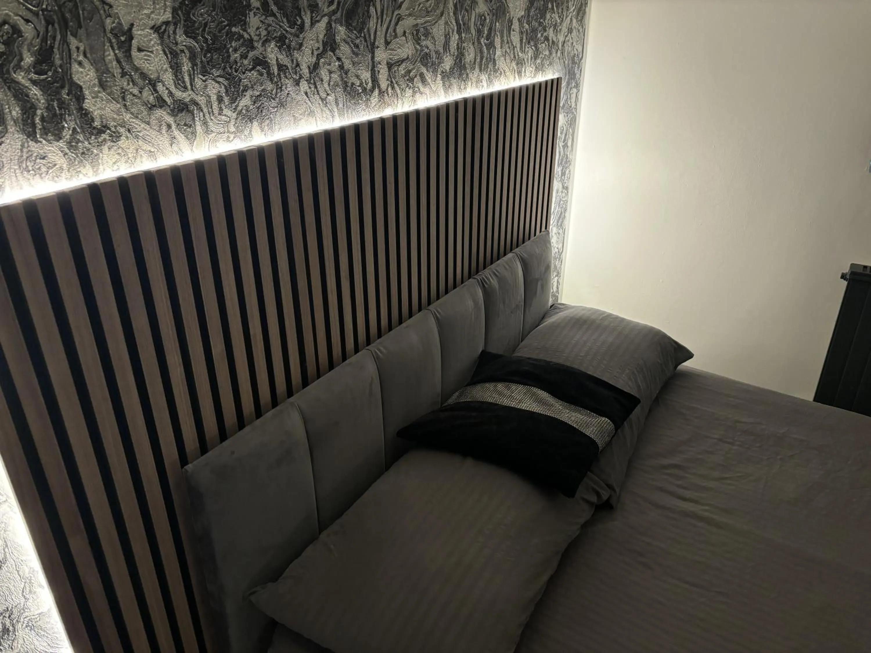 Hills View Apartments