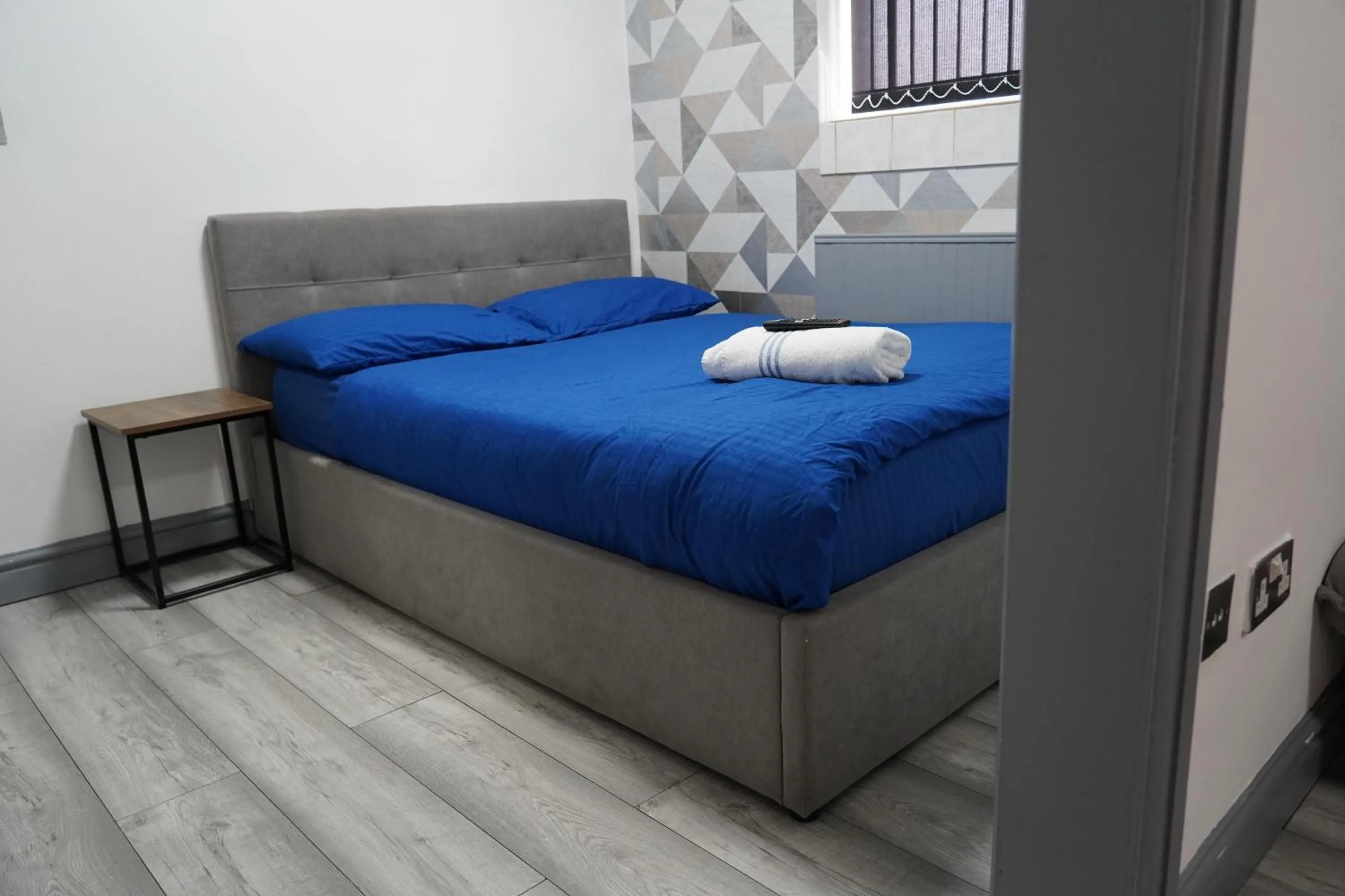 Bedroom, Bed in Hills View Apartments