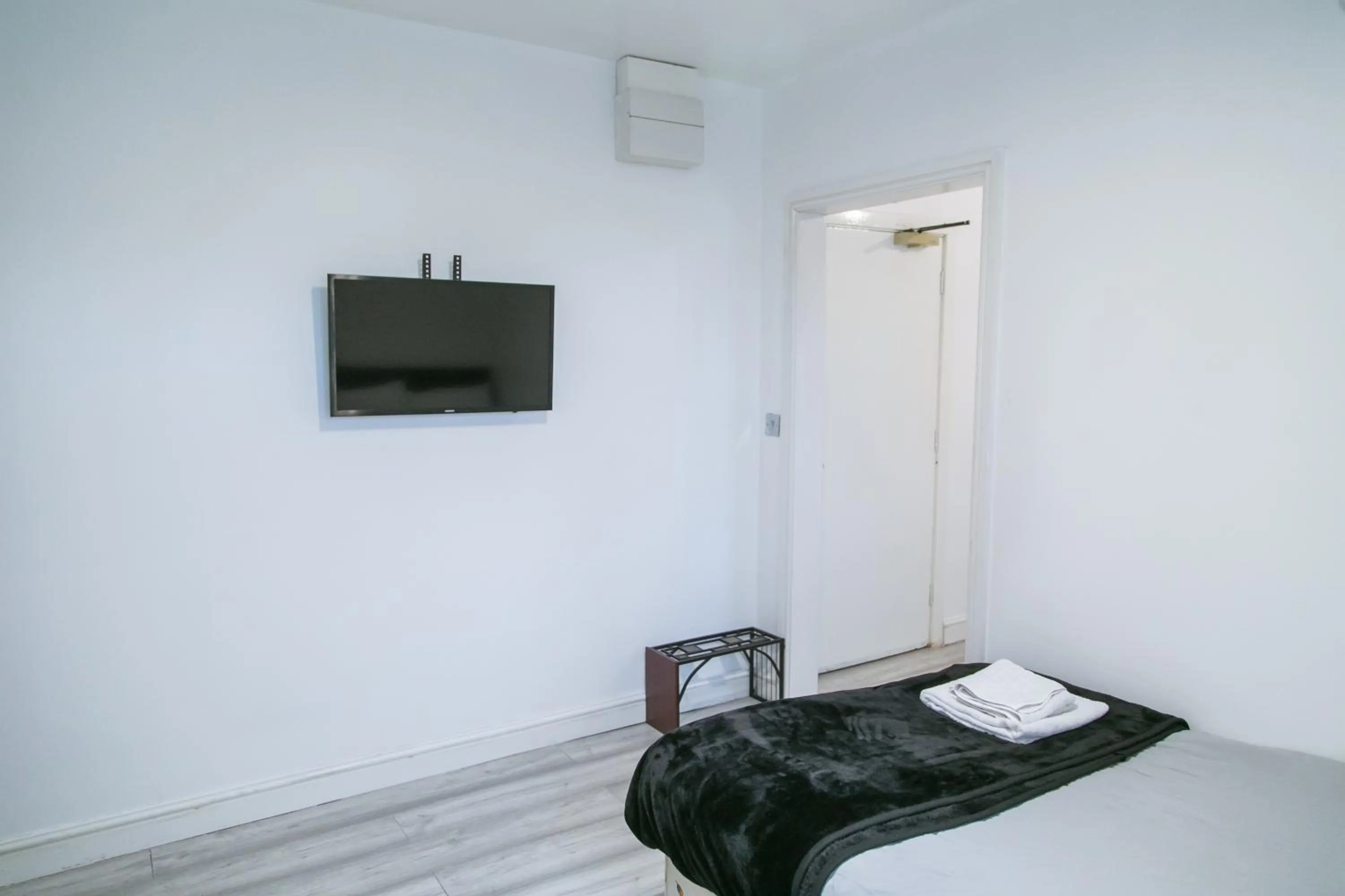 Bed in Hills View Apartments