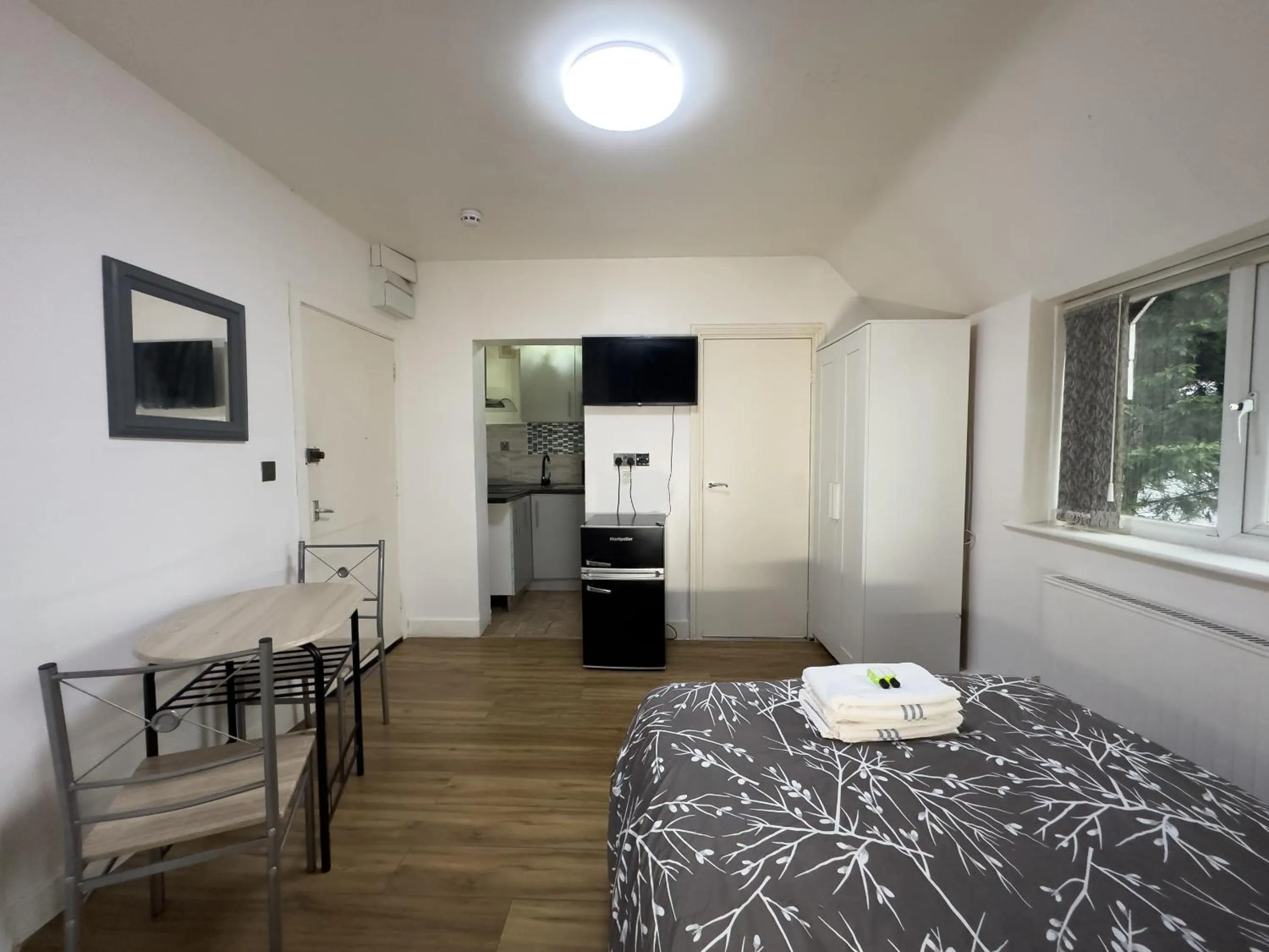 Bed in Hills View Apartments