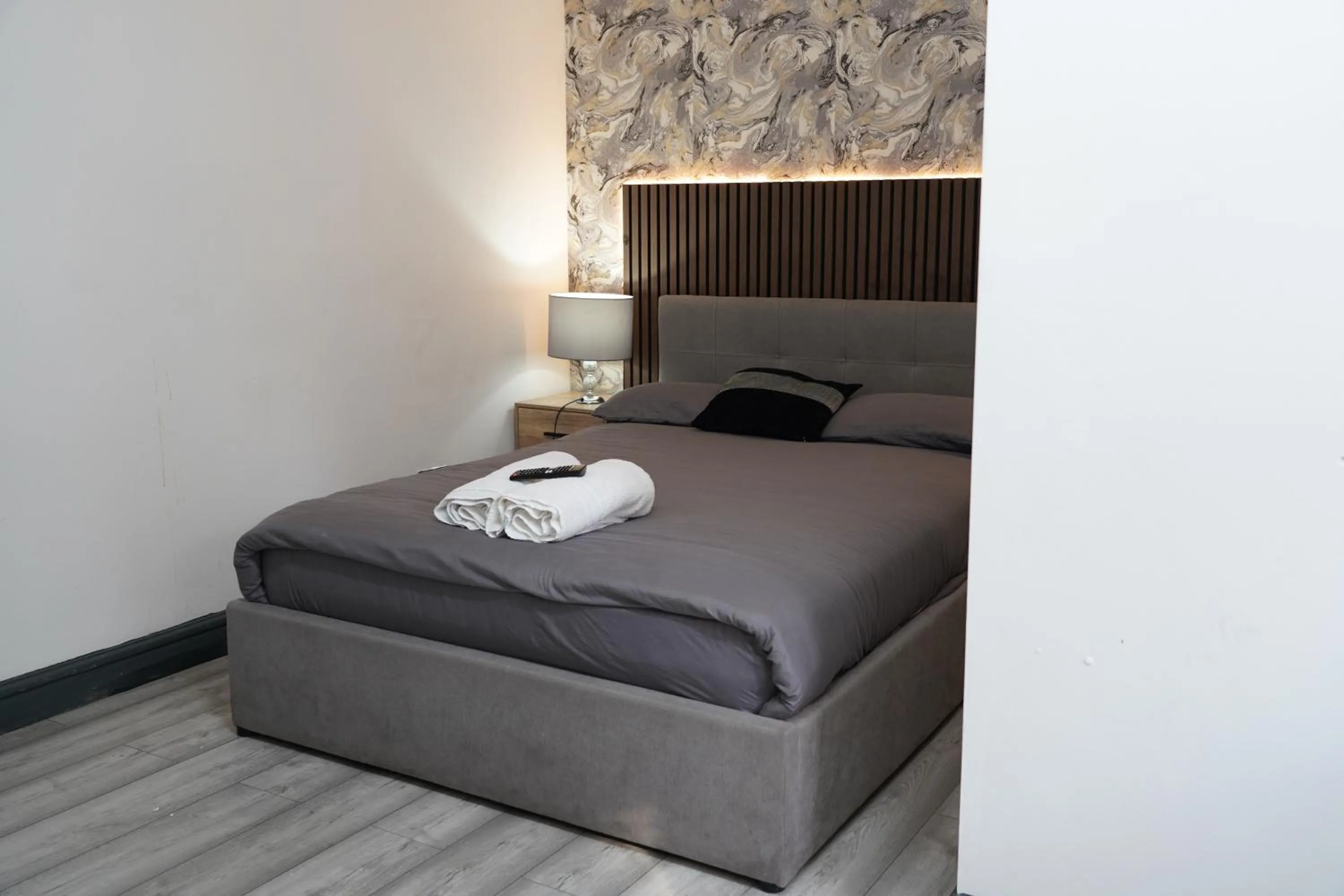 Bedroom, Bed in Hills View Apartments