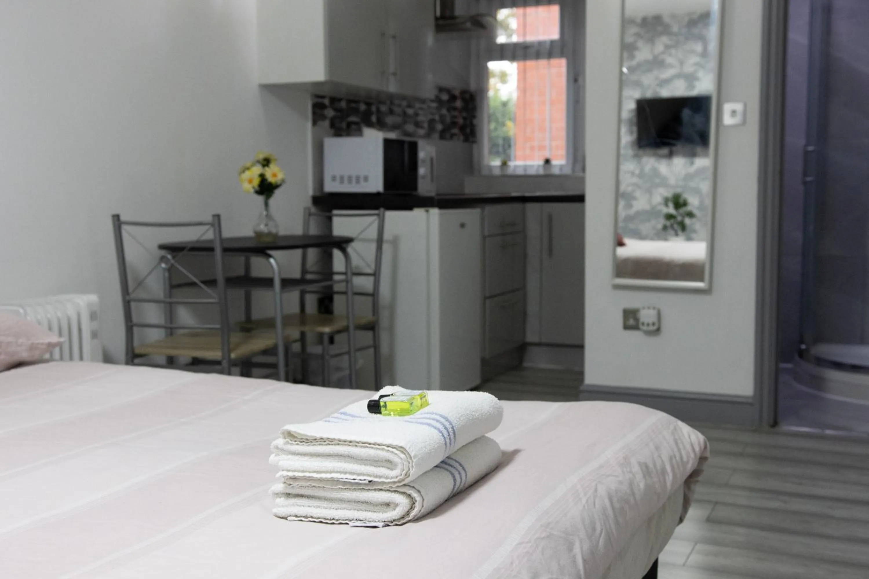 Bed in Hills View Apartments