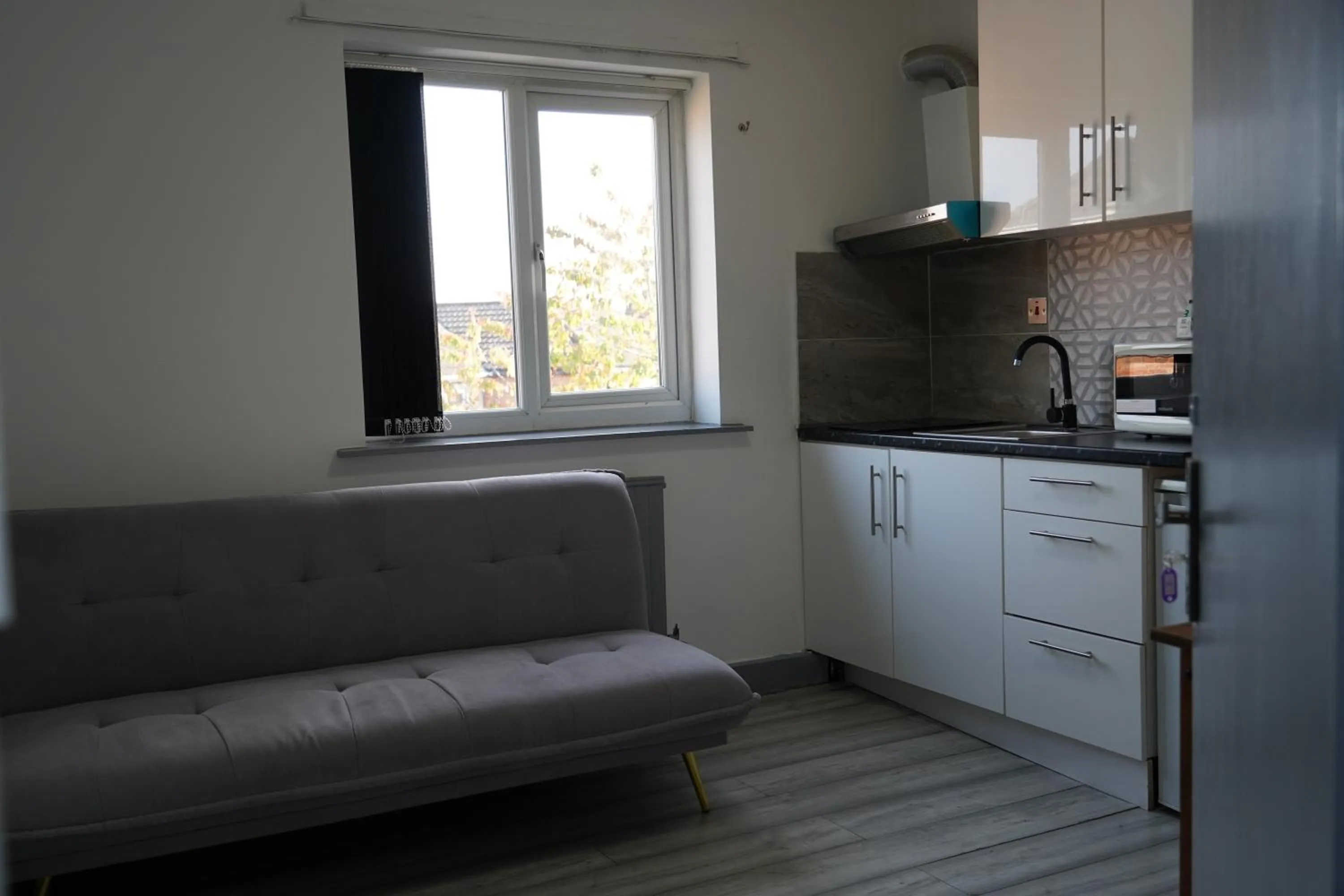 Kitchen or kitchenette in Hills View Apartments