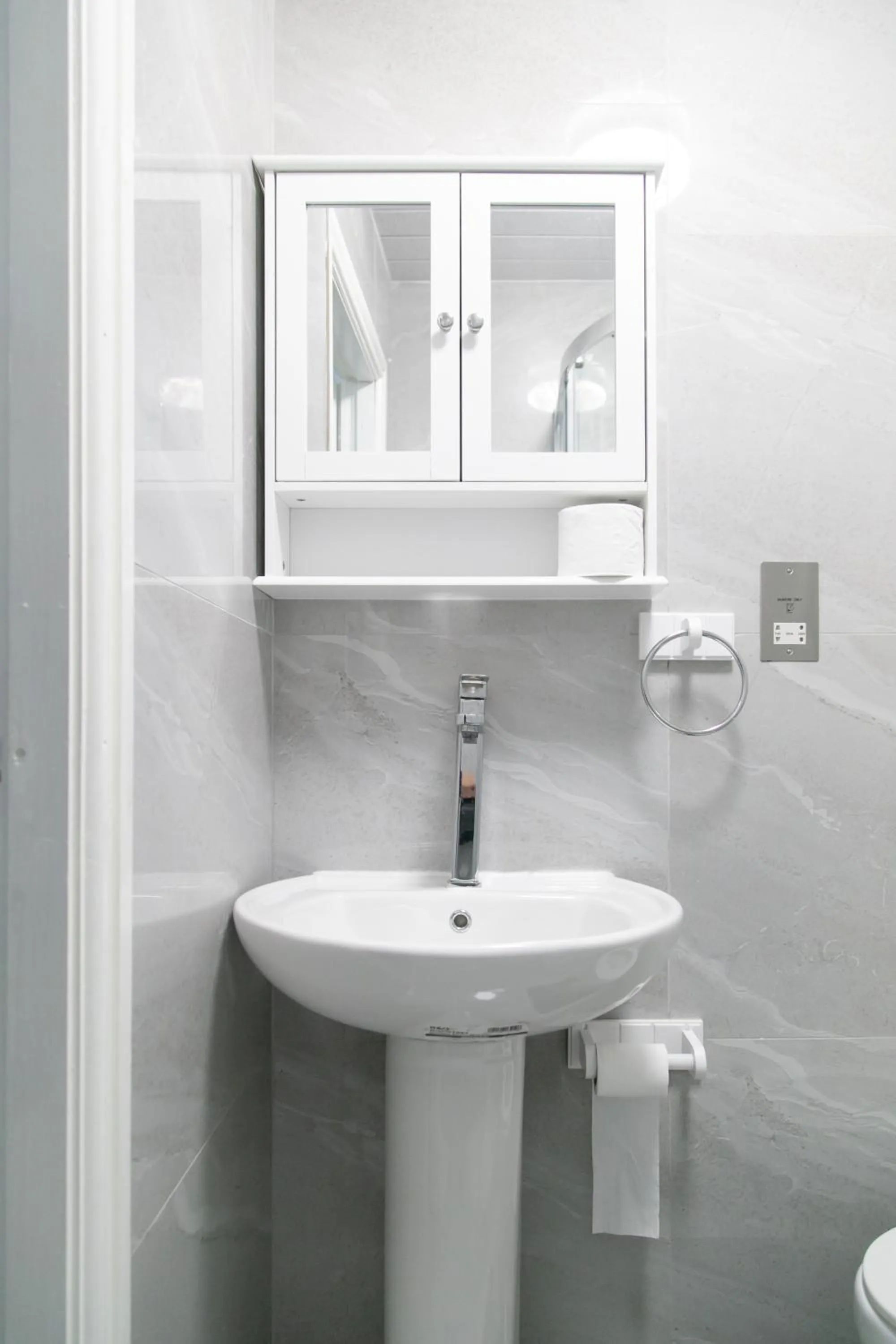 Bathroom in Hills View Apartments