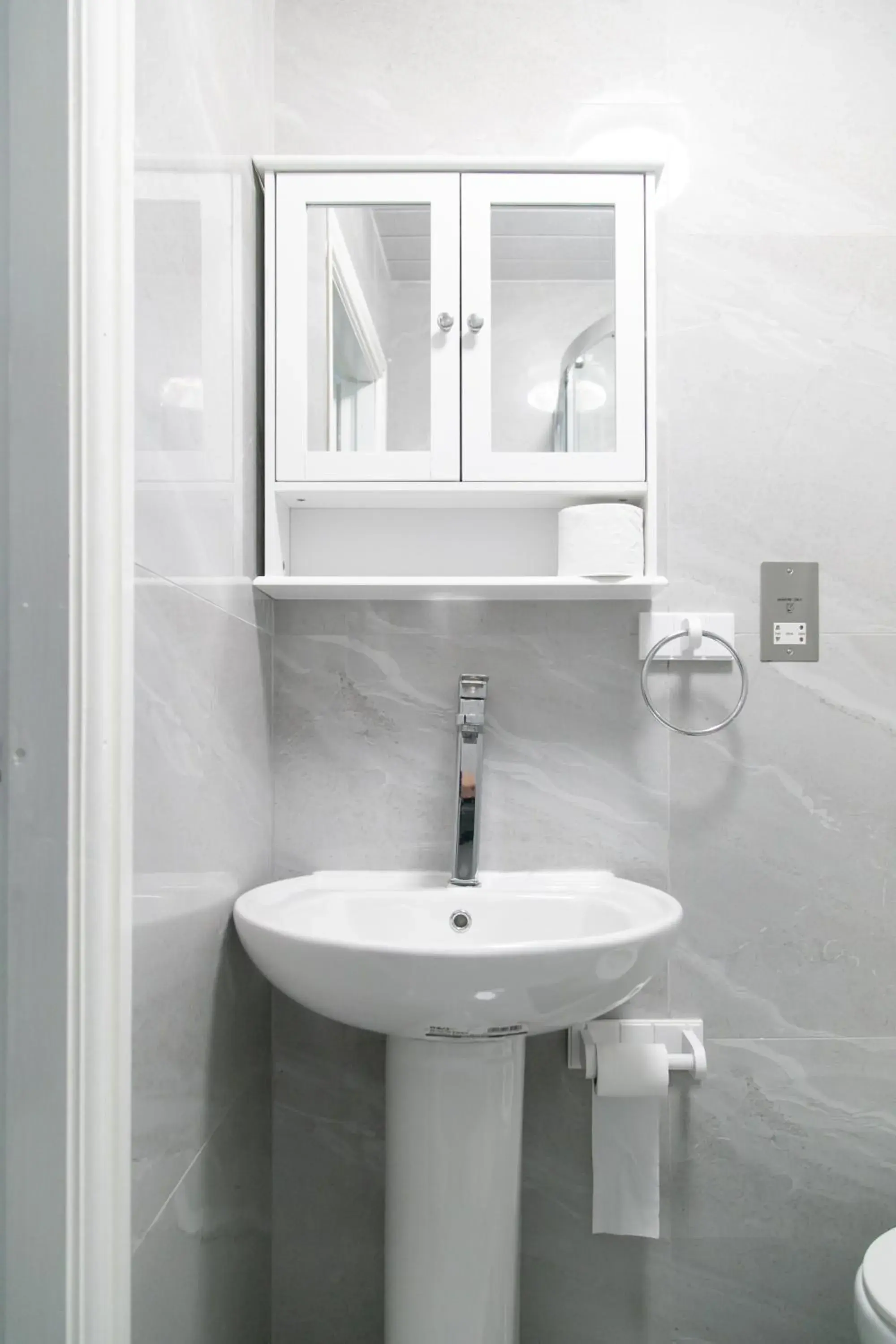 Studio in Hills View Apartments Studio in Hills View Apartments