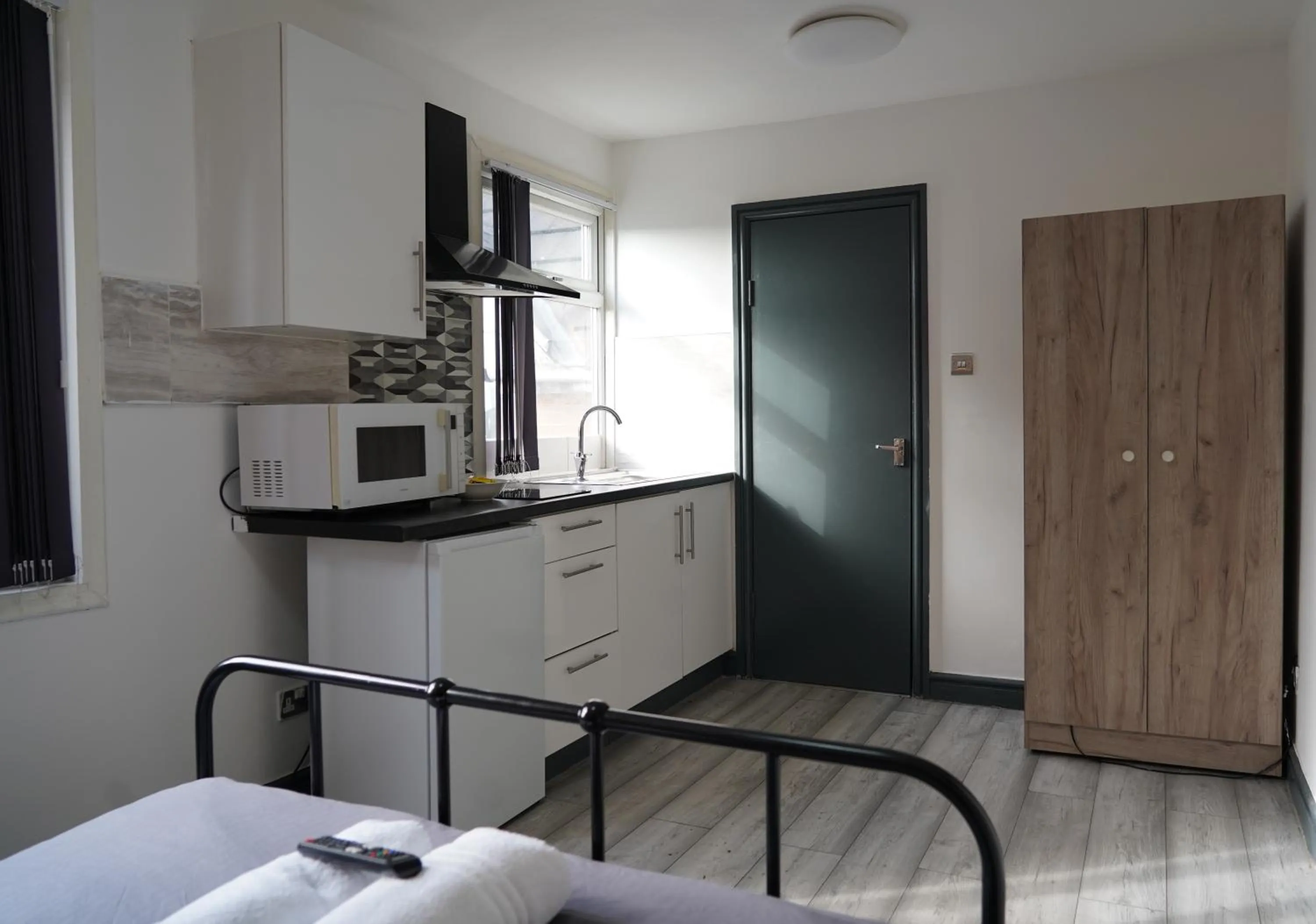 Photo of the whole room in Hills View Apartments