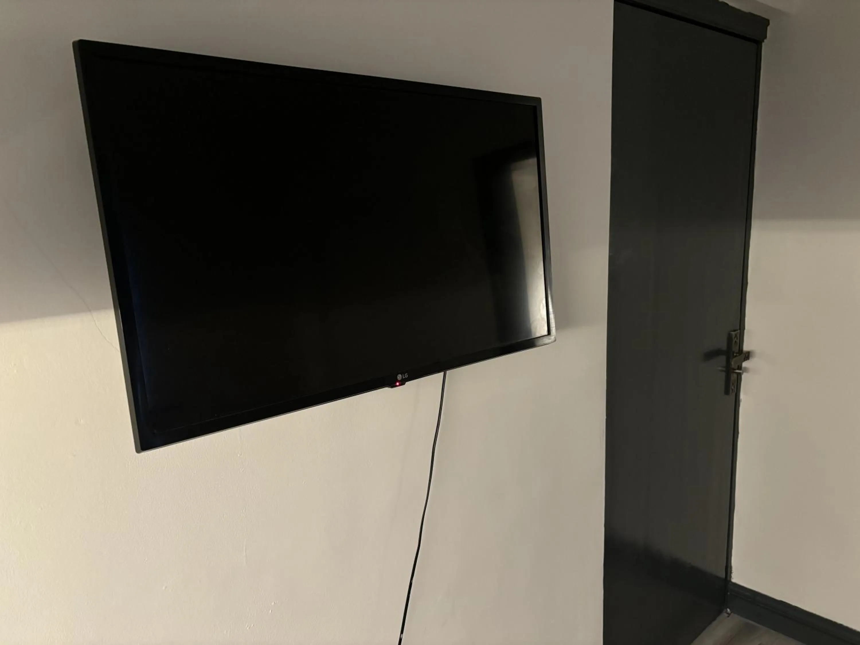 TV and multimedia in Hills View Apartments