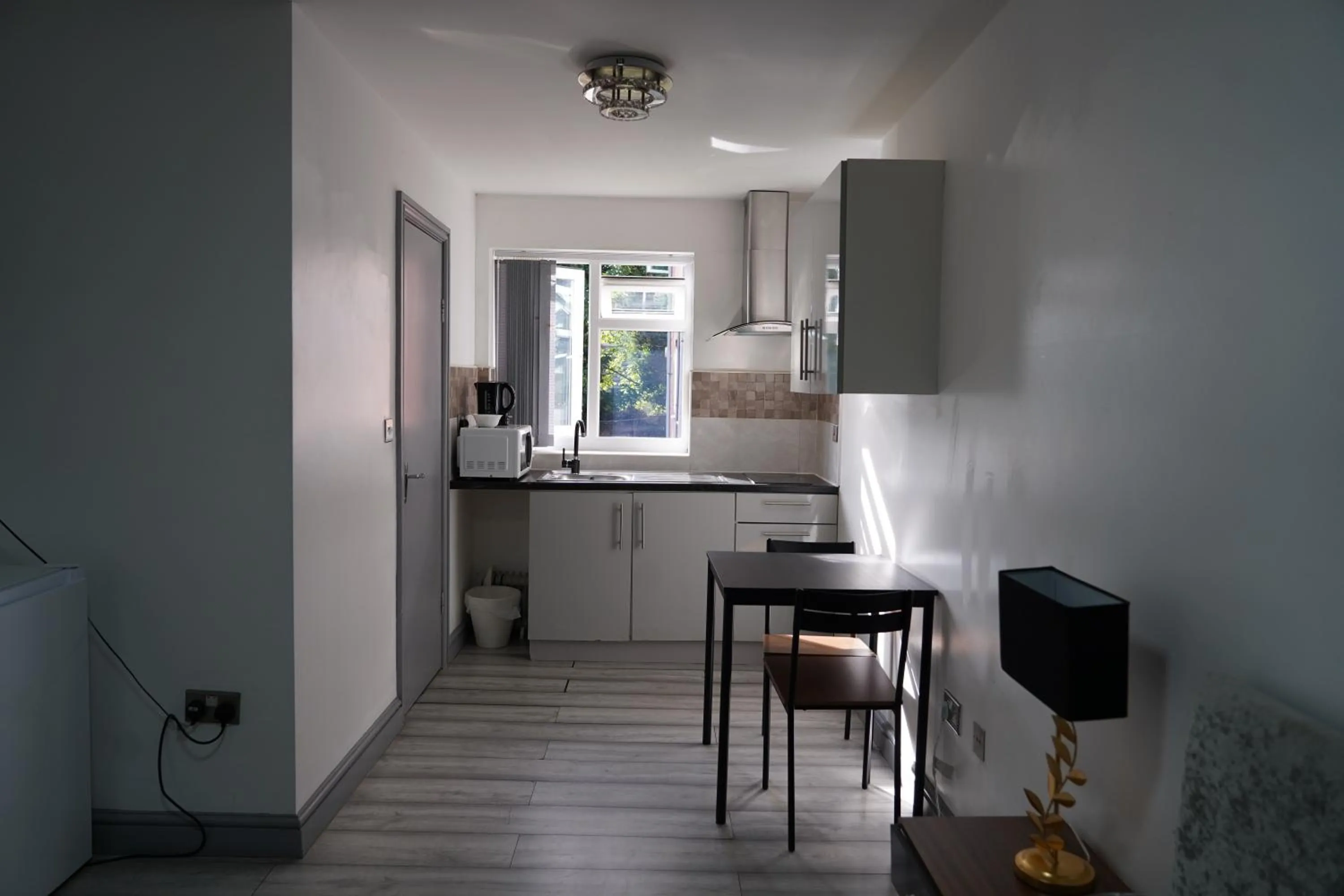 Kitchen or kitchenette in Hills View Apartments