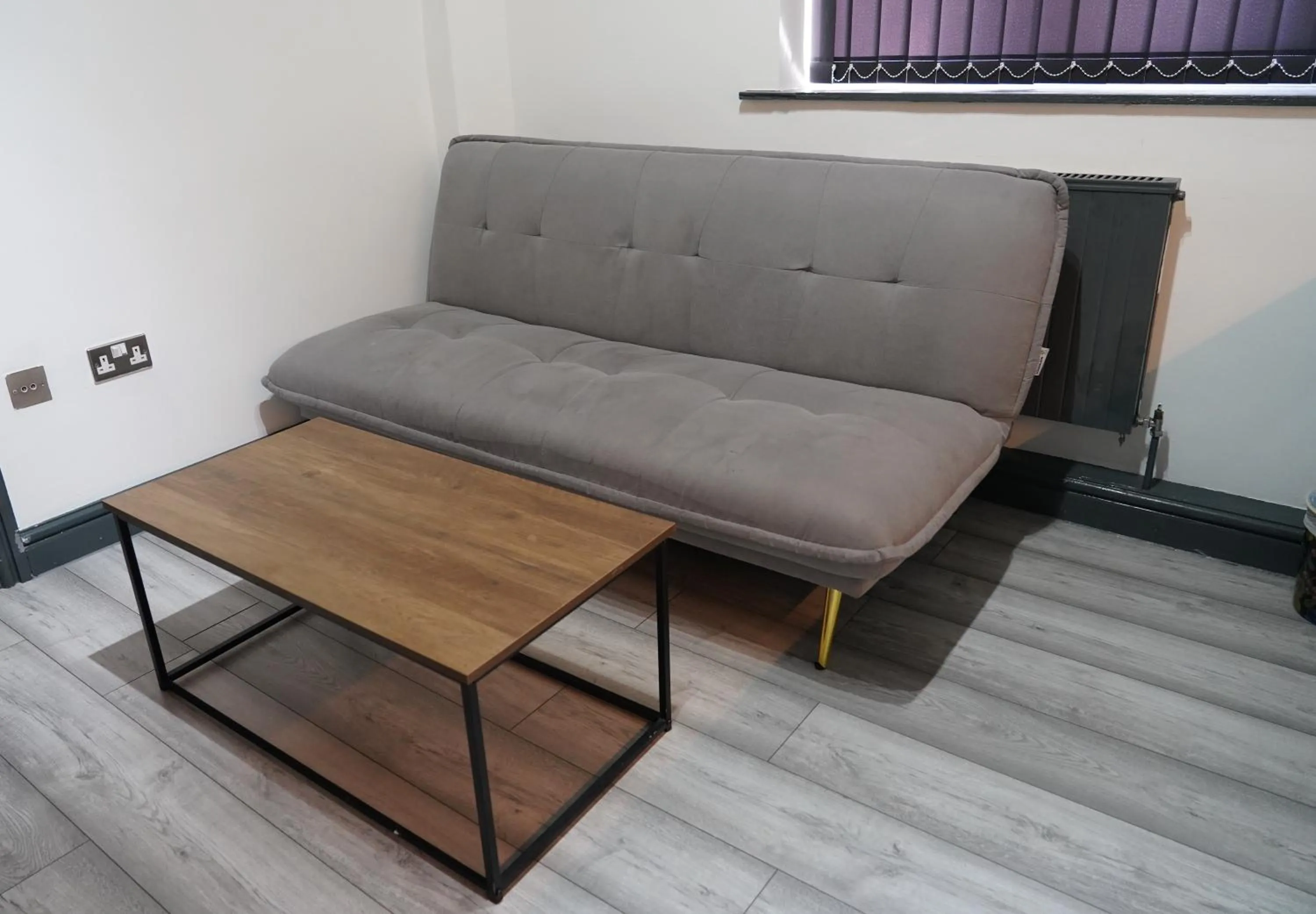 Living room in Hills View Apartments