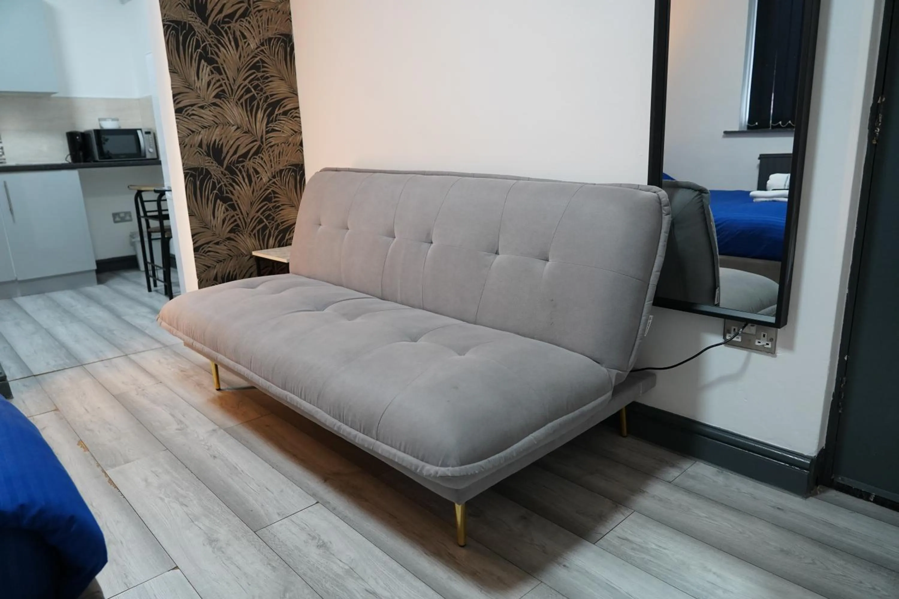 Living room in Hills View Apartments