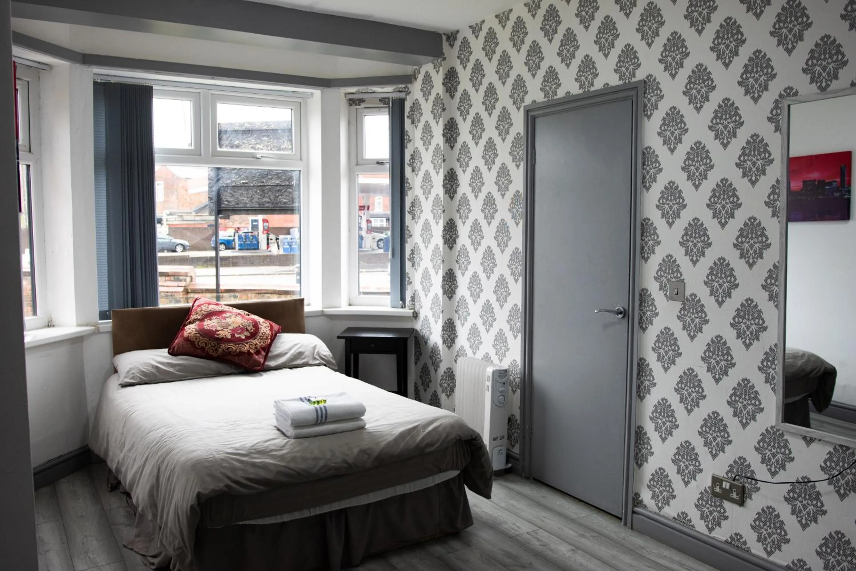 Bed in Hills View Apartments