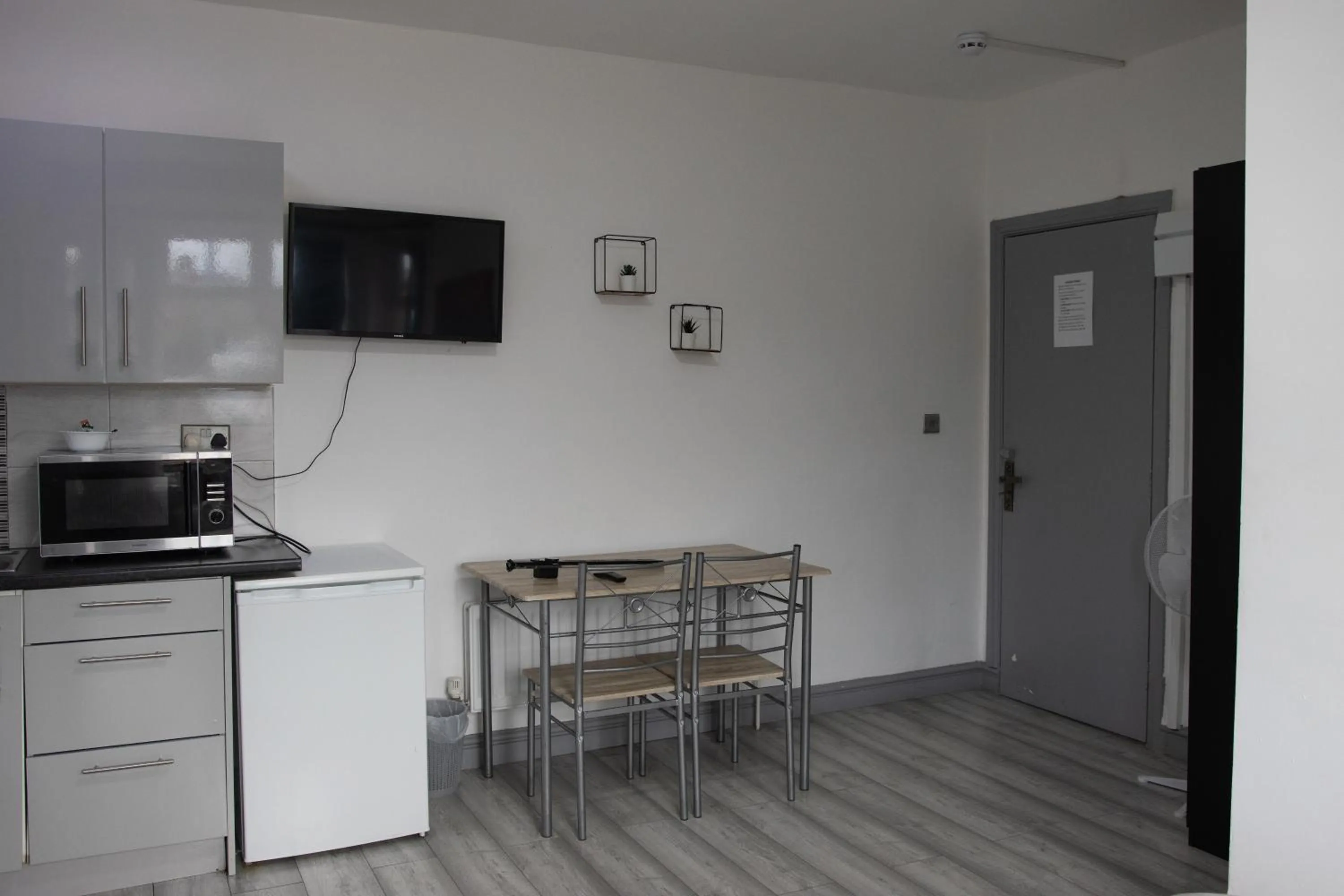 Hills View Apartments