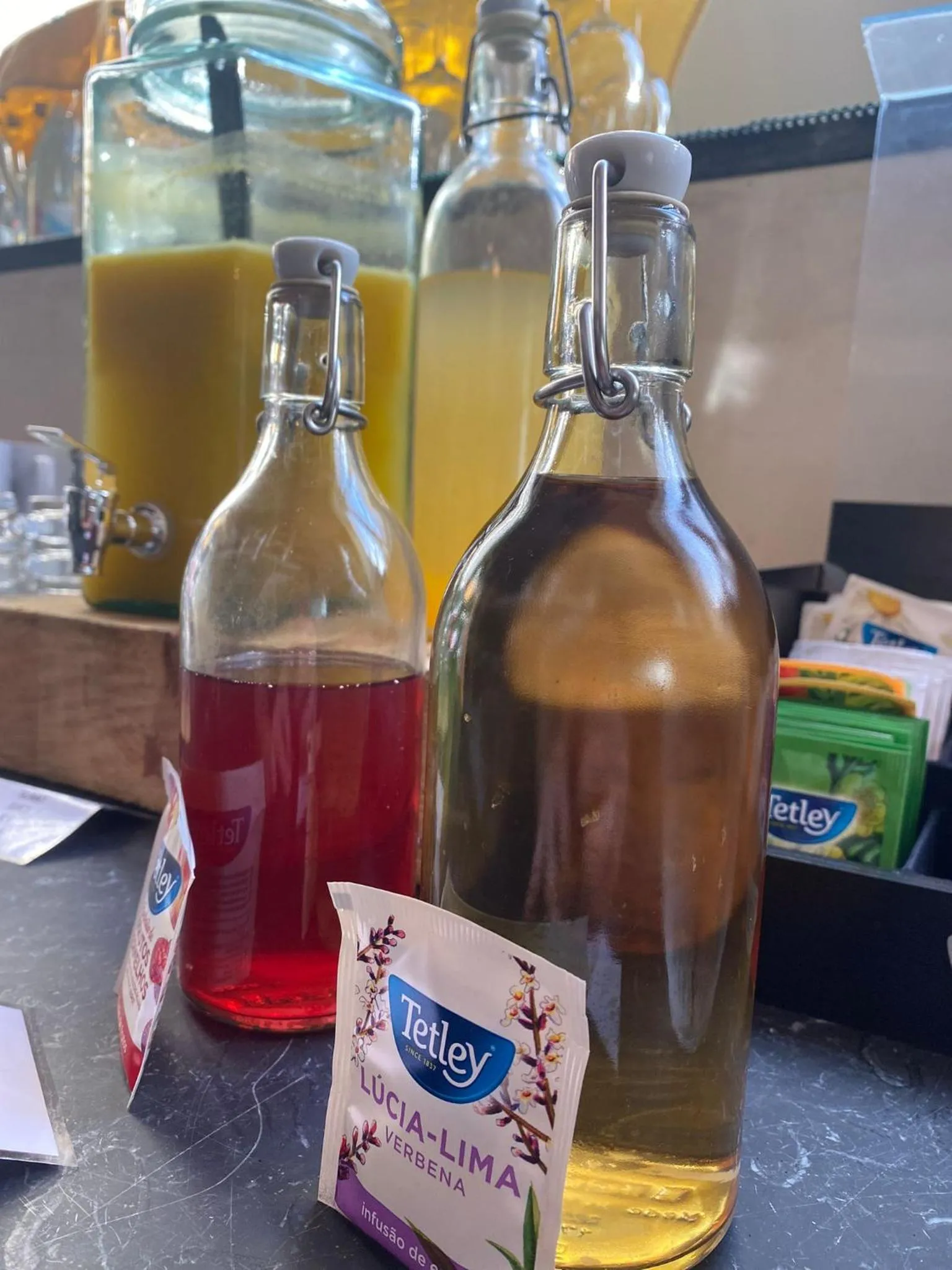 Restaurant/places to eat in Zero Box Lodge Coimbra