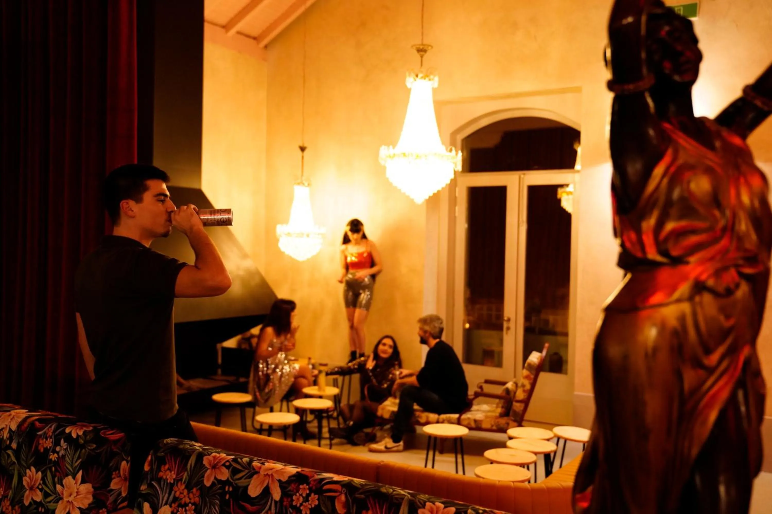 Restaurant/places to eat in Zero Box Lodge Coimbra