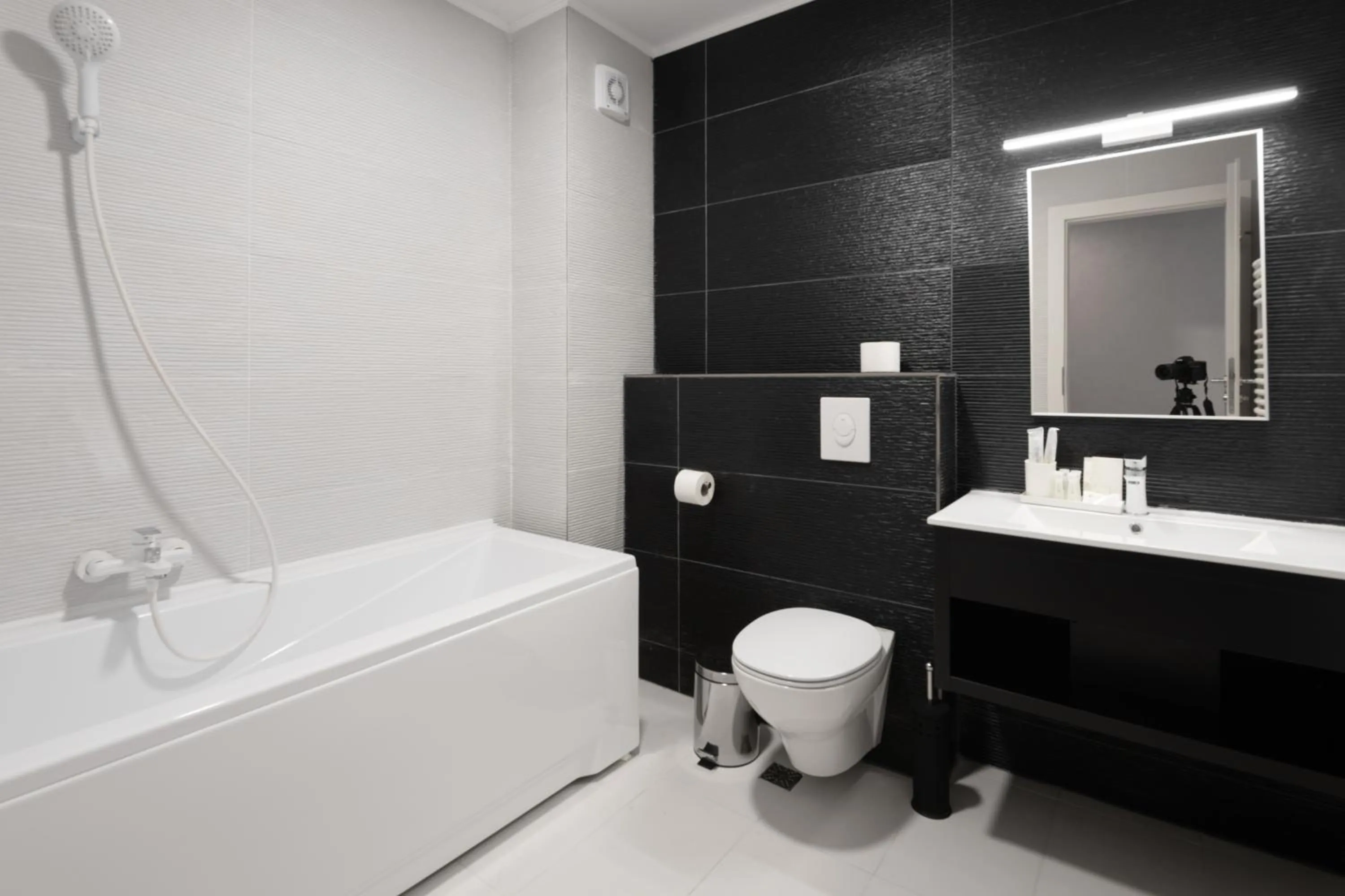 Toilet in Hotel Javu