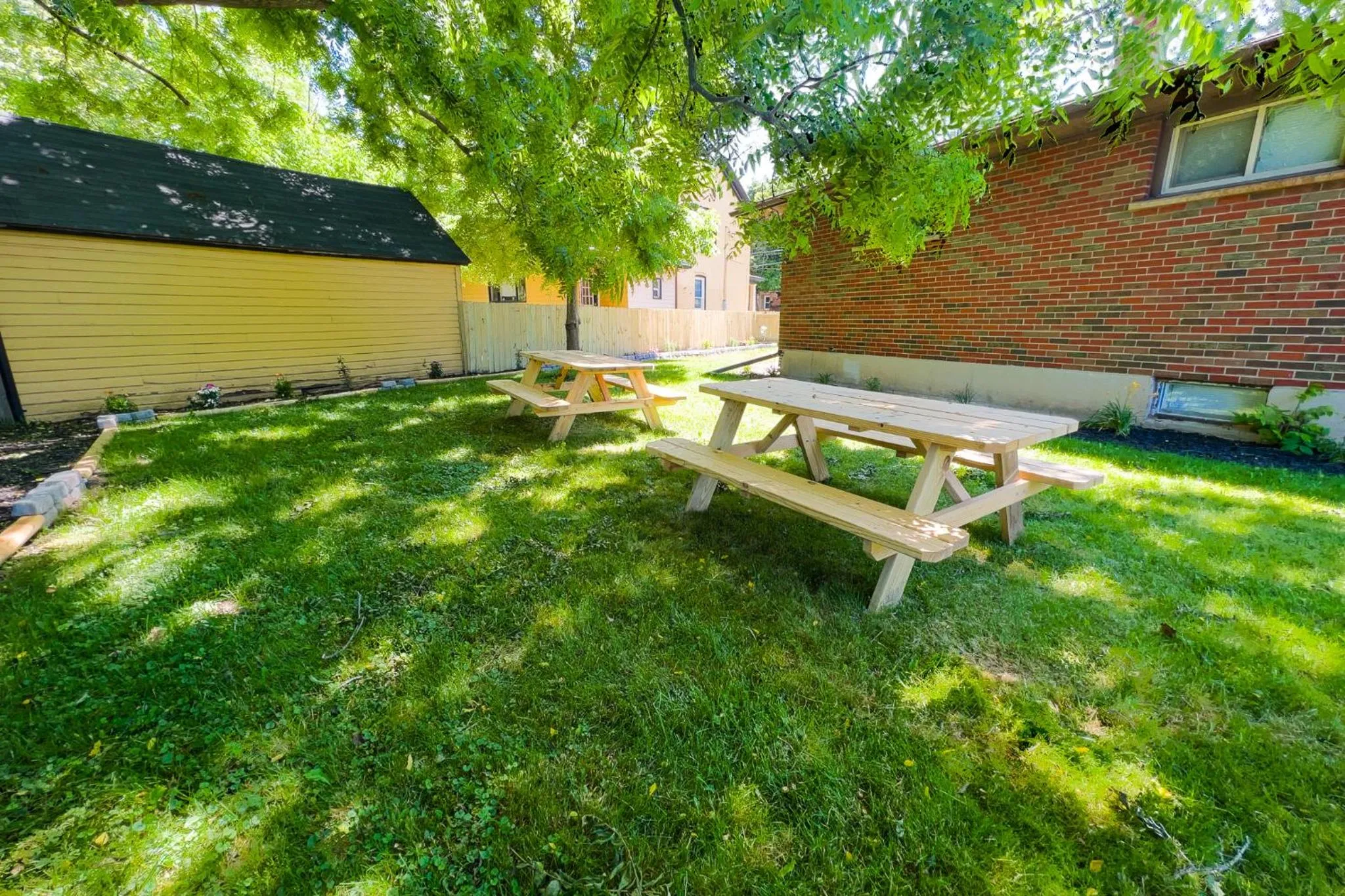 The Grand Gorge Villa-With Private Yard & Parking, Minutes From Falls & Casino by Niagara Hospitaliy