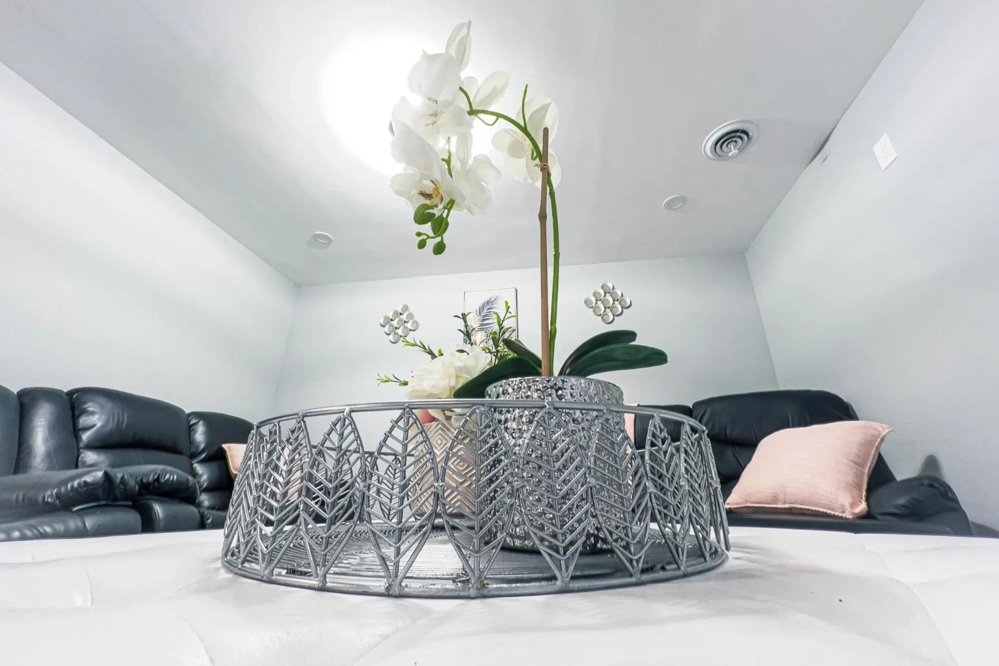 The Grand Gorge Villa-With Private Yard & Parking, Minutes From Falls & Casino by Niagara Hospitaliy