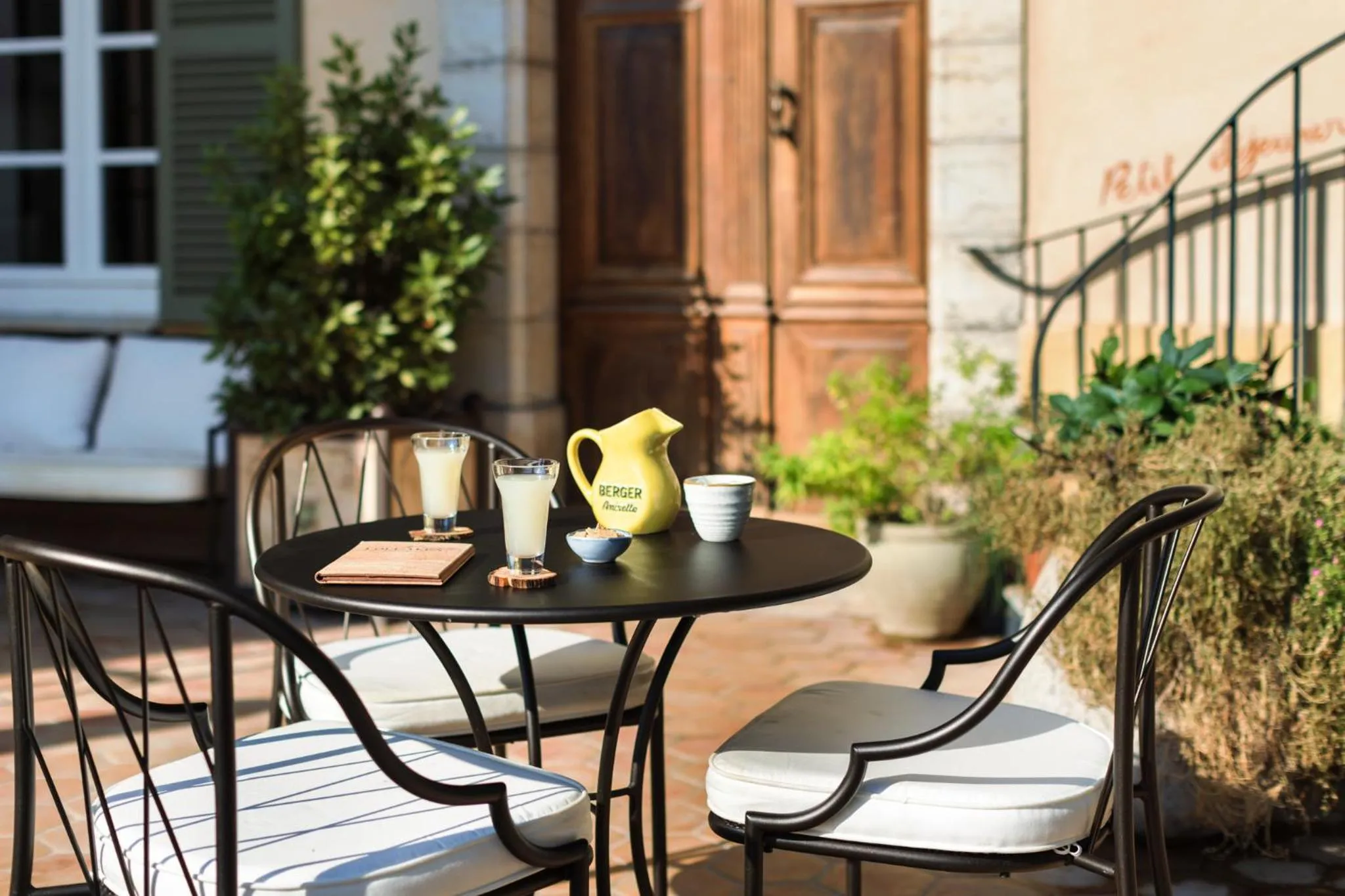 Lounge or bar in LOU CALEN