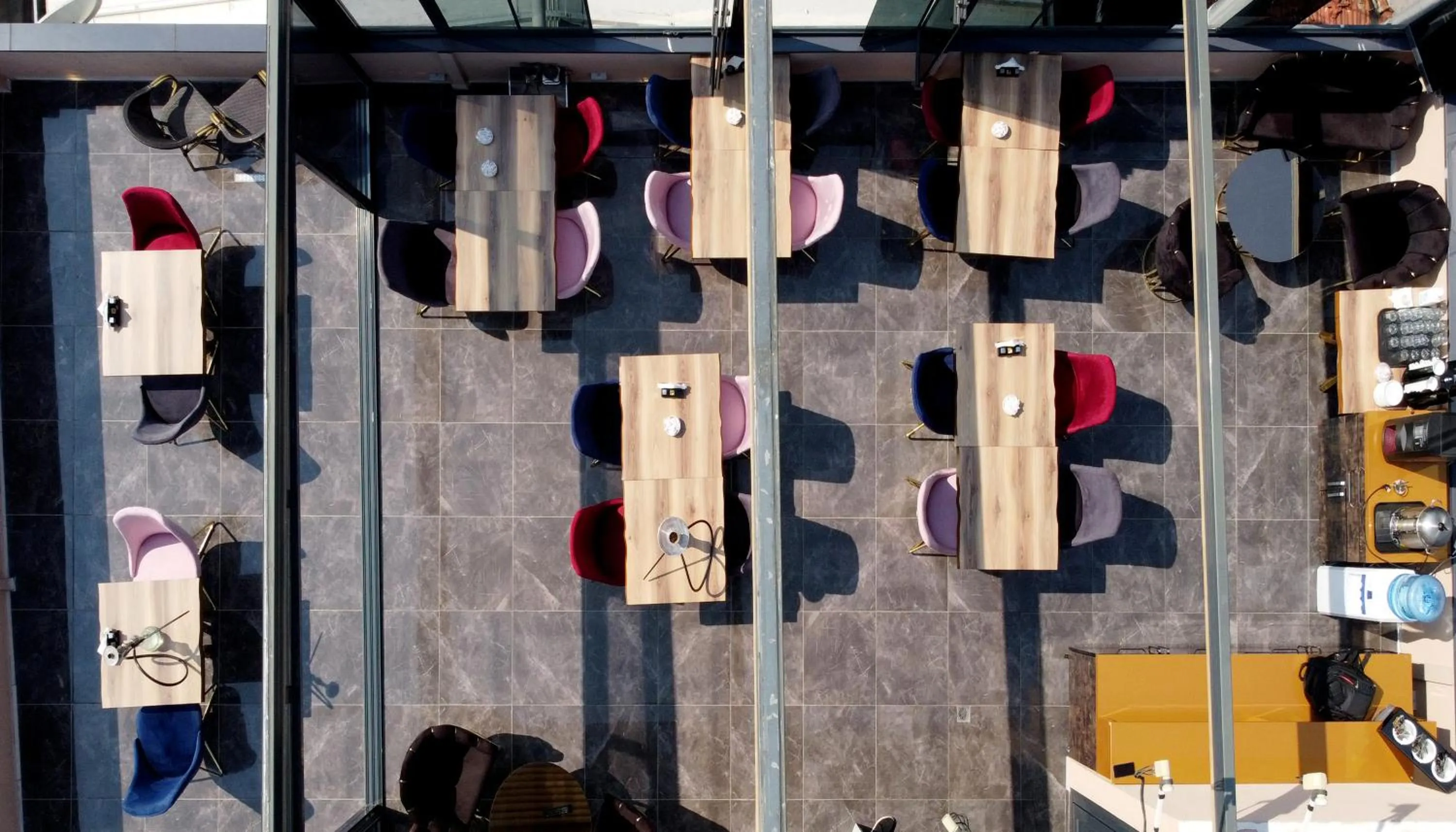 Restaurant/places to eat in The Grand Tower Hotel