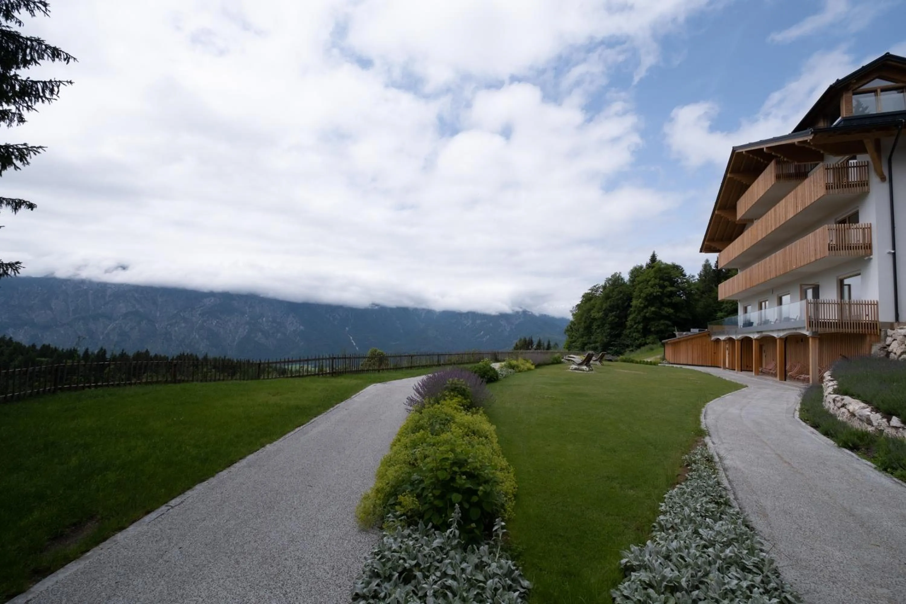 Property building in Lesehotel