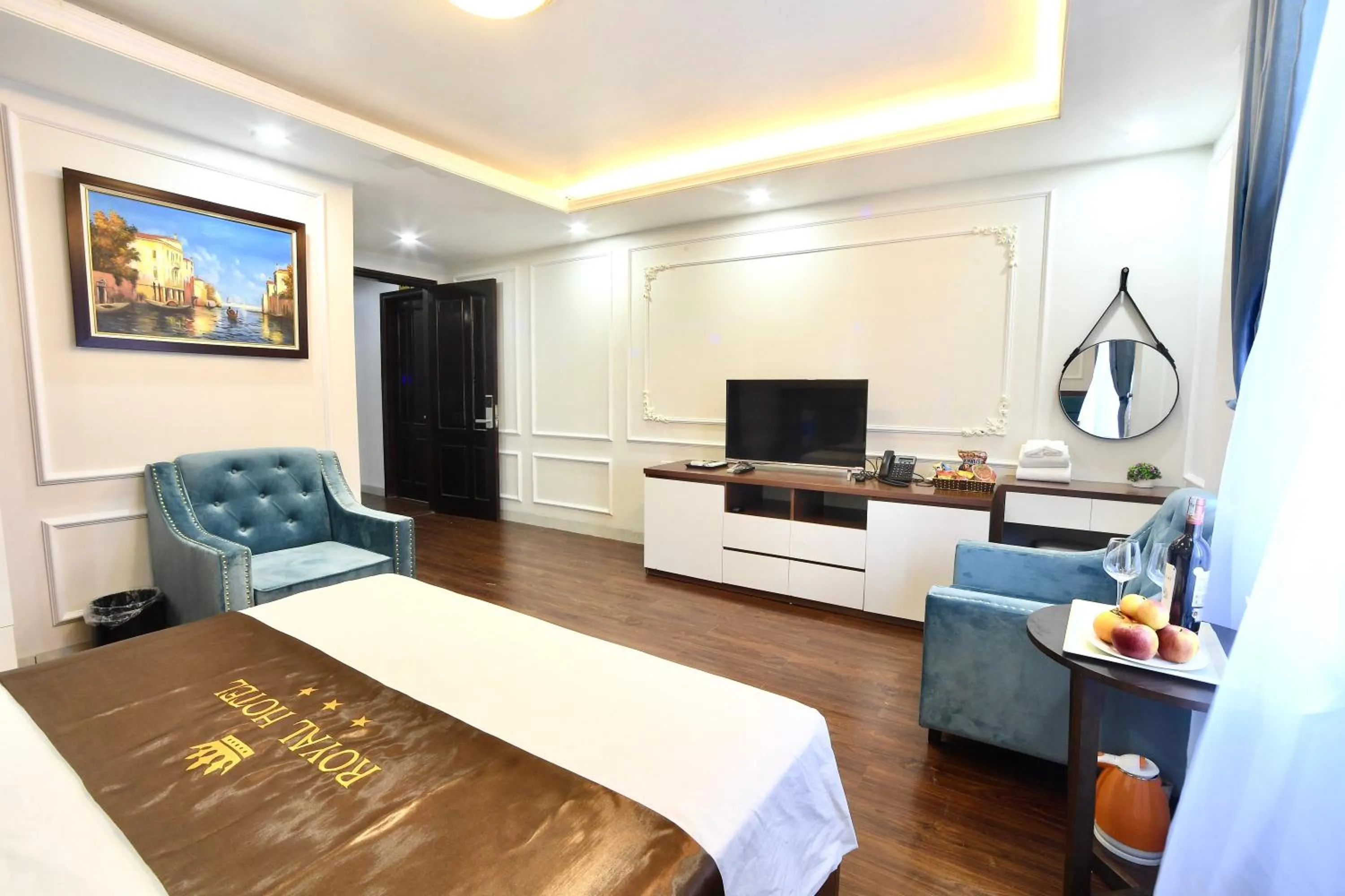 Bedroom in Hotel Royal II