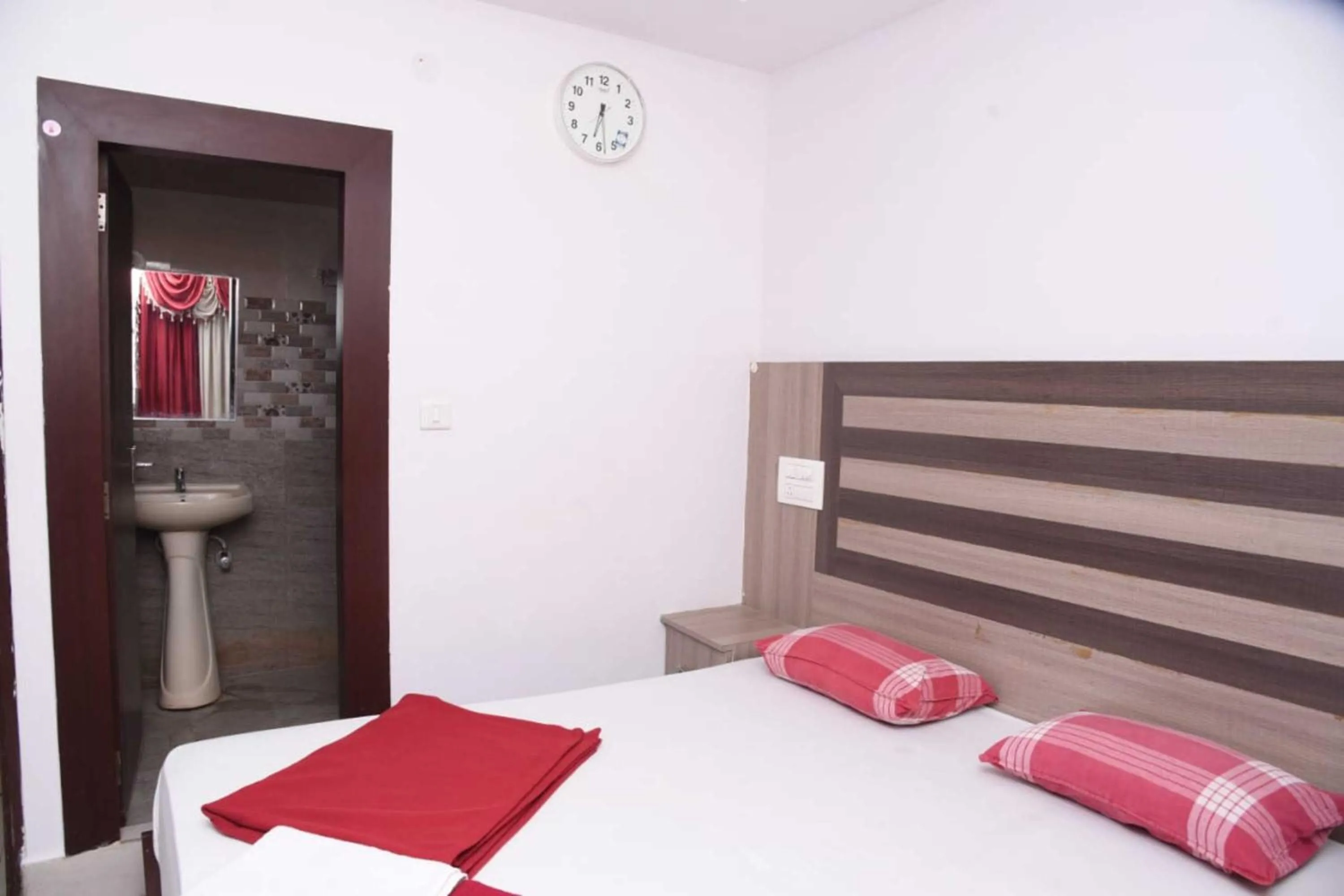 Photo of the whole room, Bed in Star Bliss Plaza