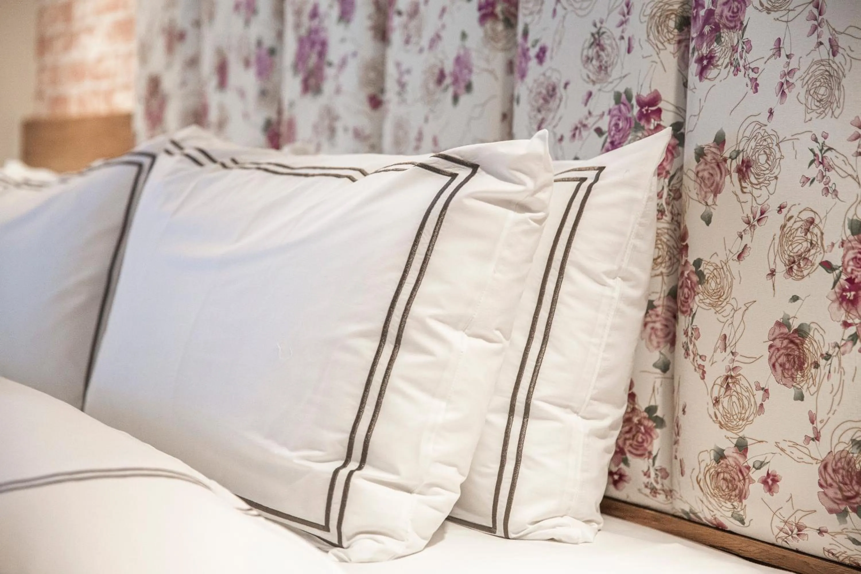 Bed in San Chiao Hotel