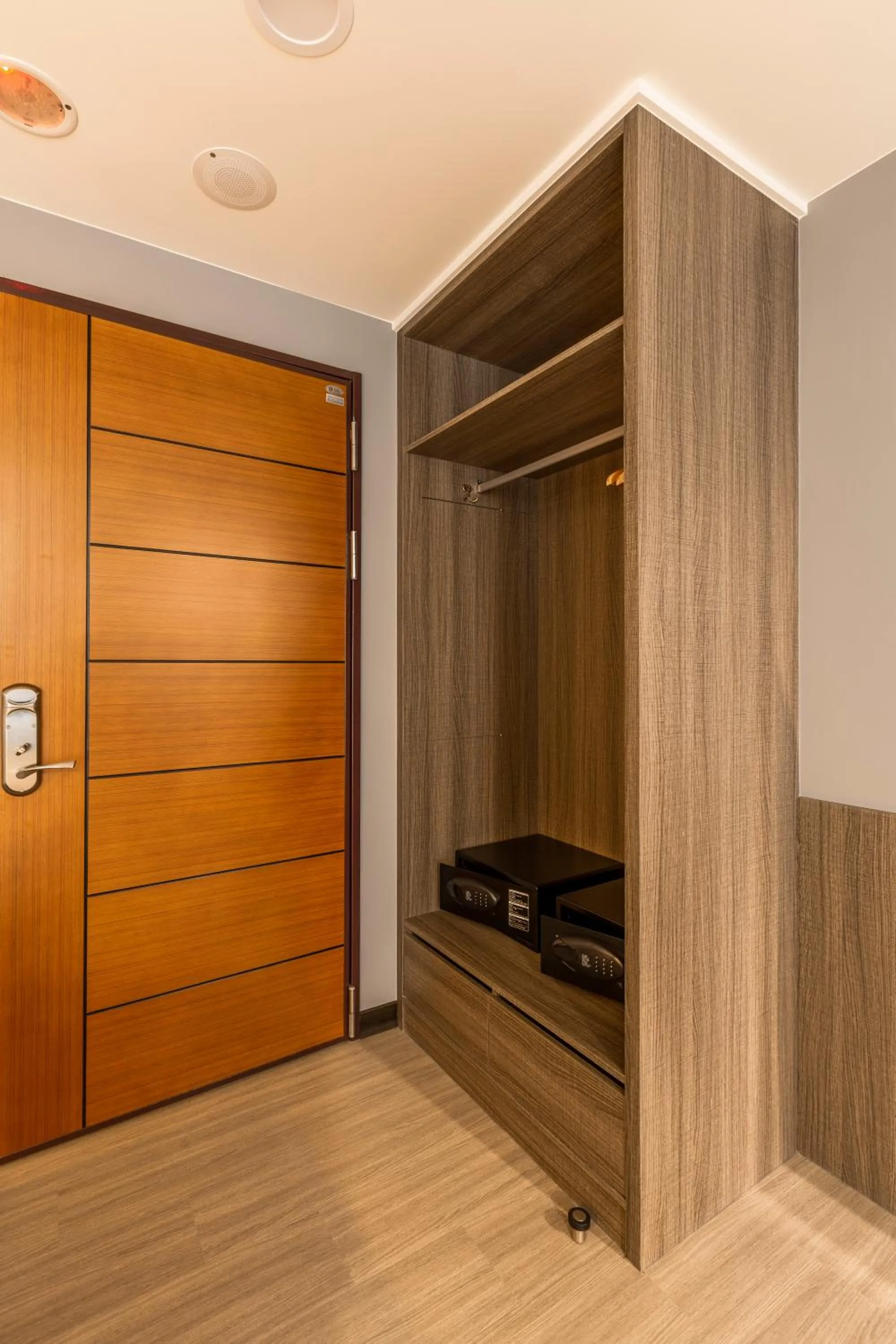 wardrobe in San Chiao Hotel