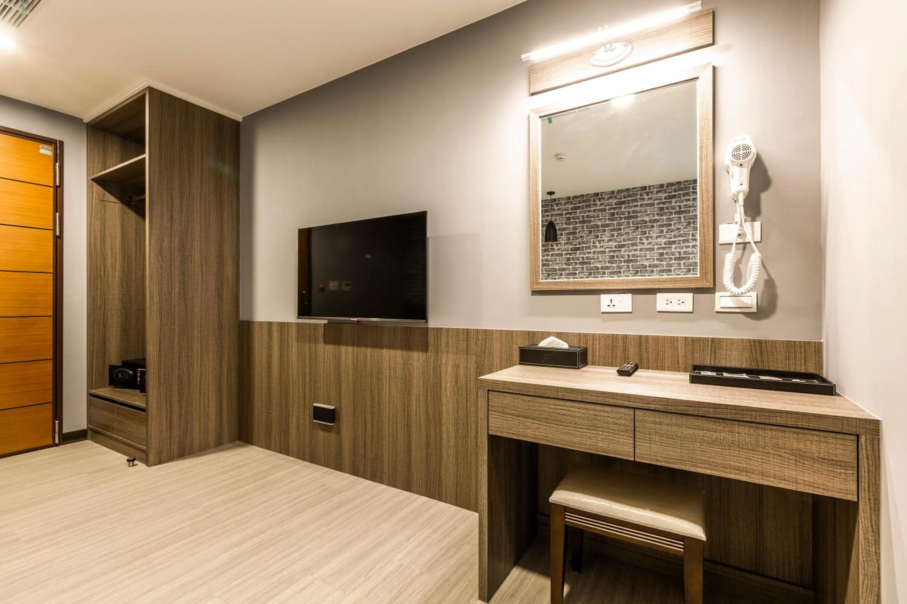 TV and multimedia in San Chiao Hotel