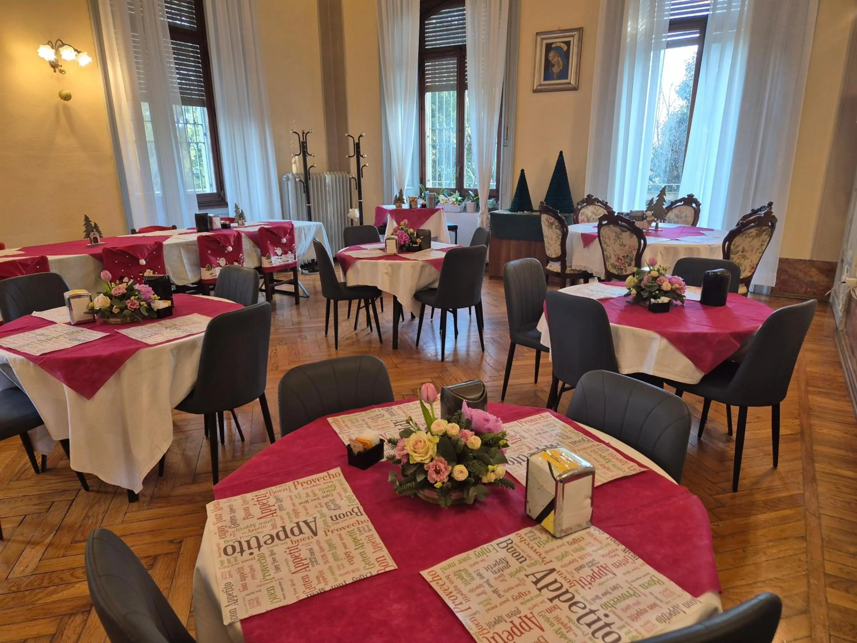 Restaurant/places to eat in Villa San Giuseppe