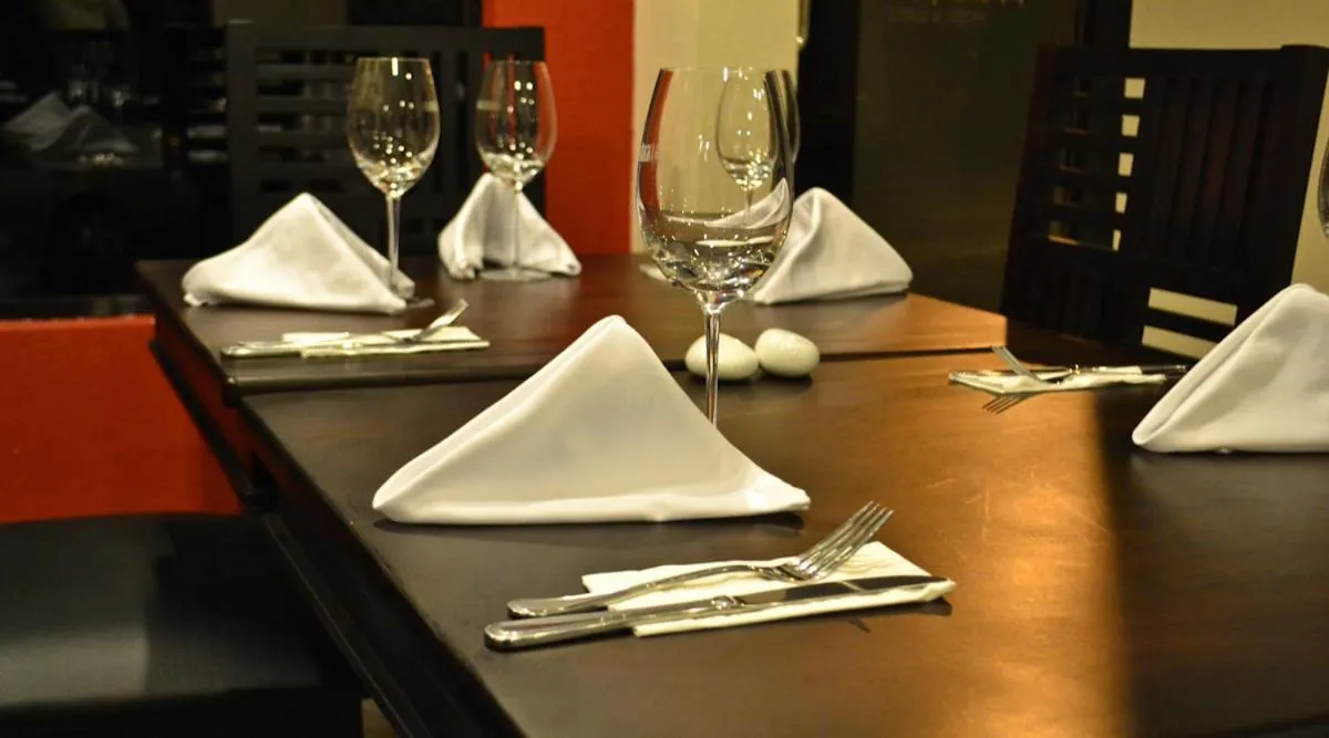 Restaurant/places to eat in Wayak Hotel