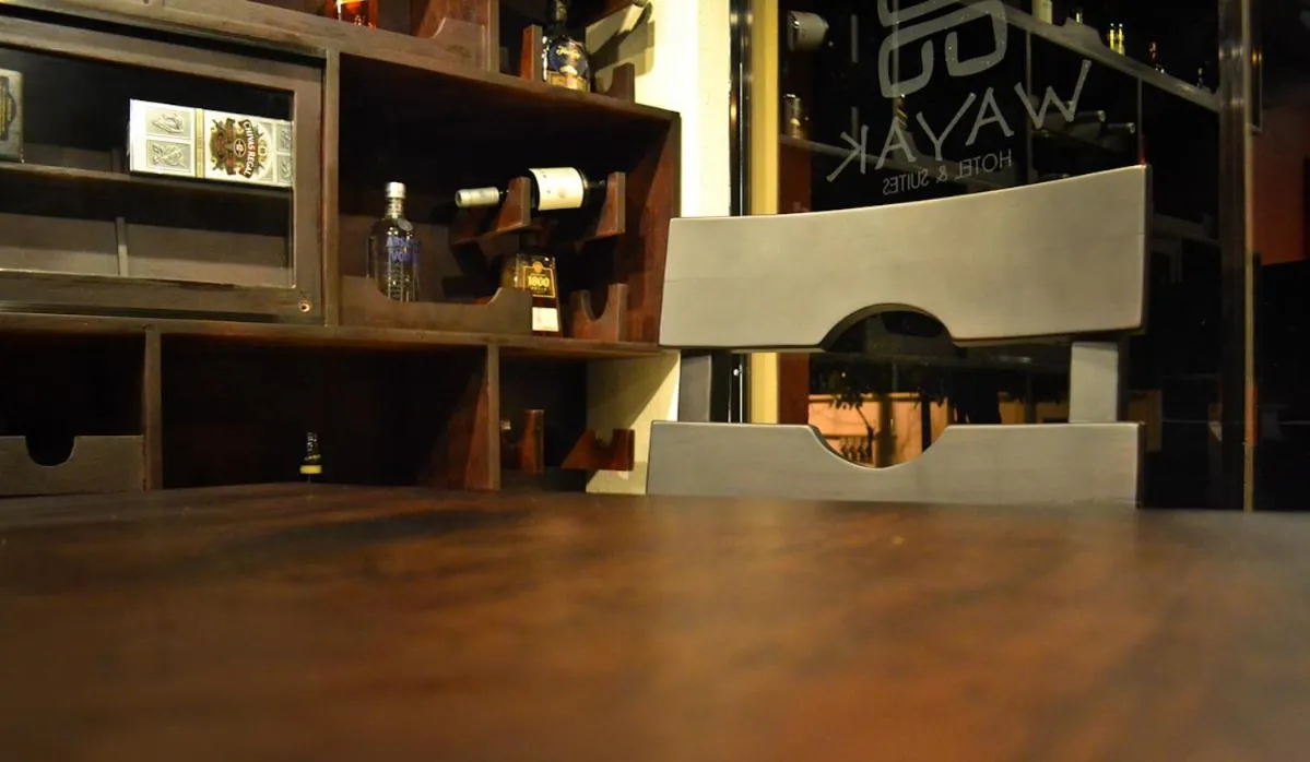 Restaurant/places to eat in Wayak Hotel