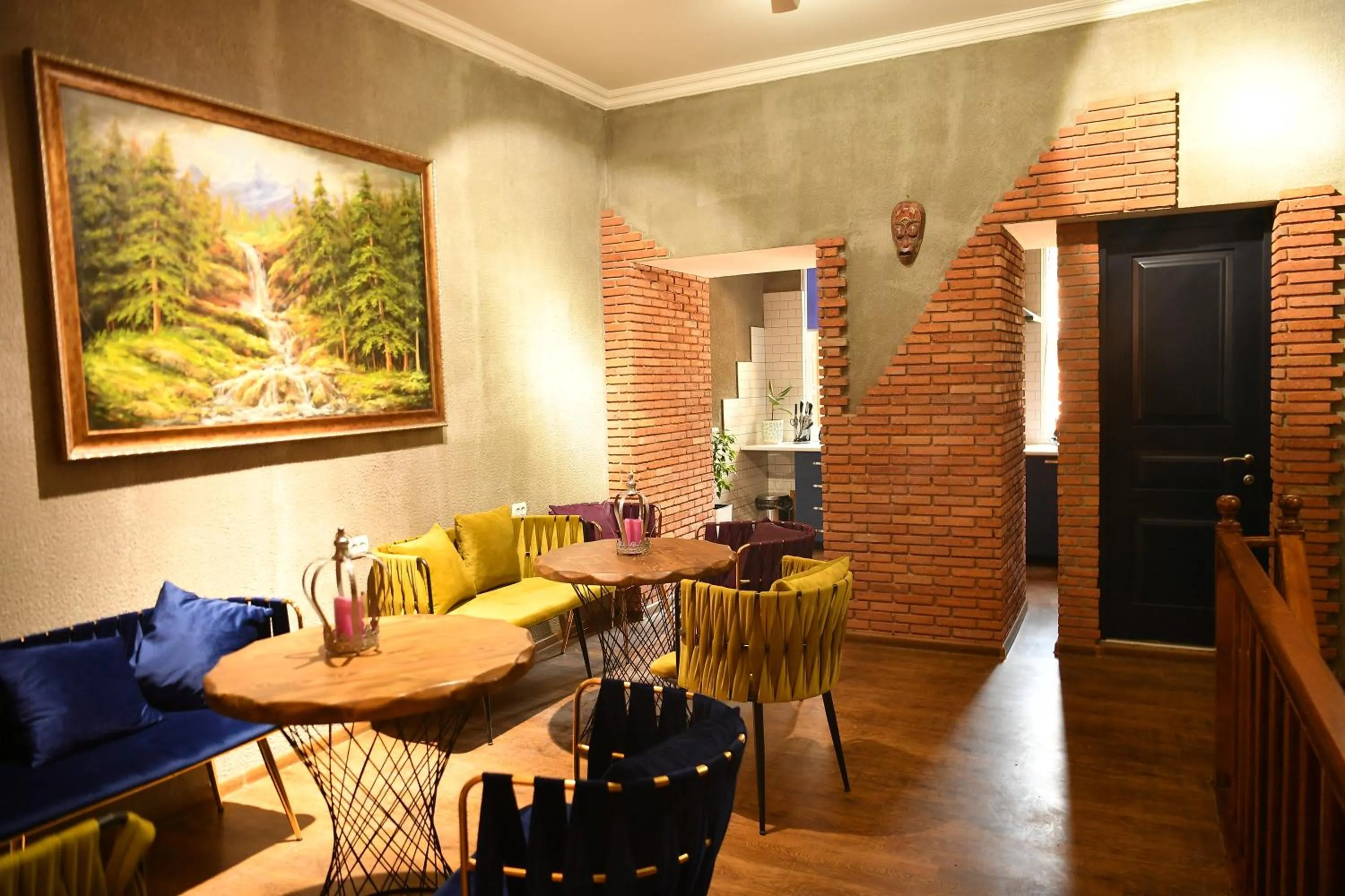 Seating area in CapsulePlus