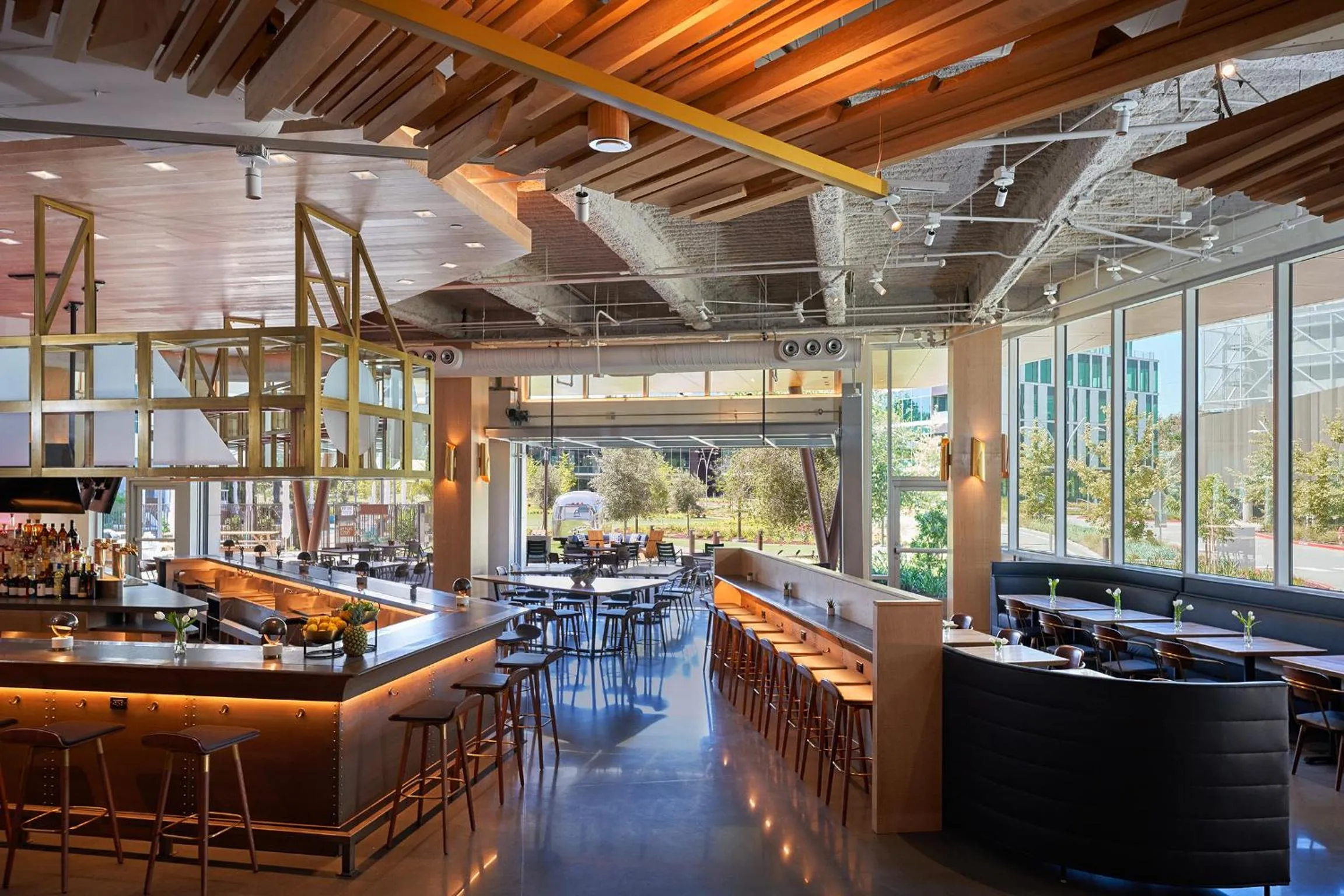 Restaurant/places to eat in The Ameswell Hotel