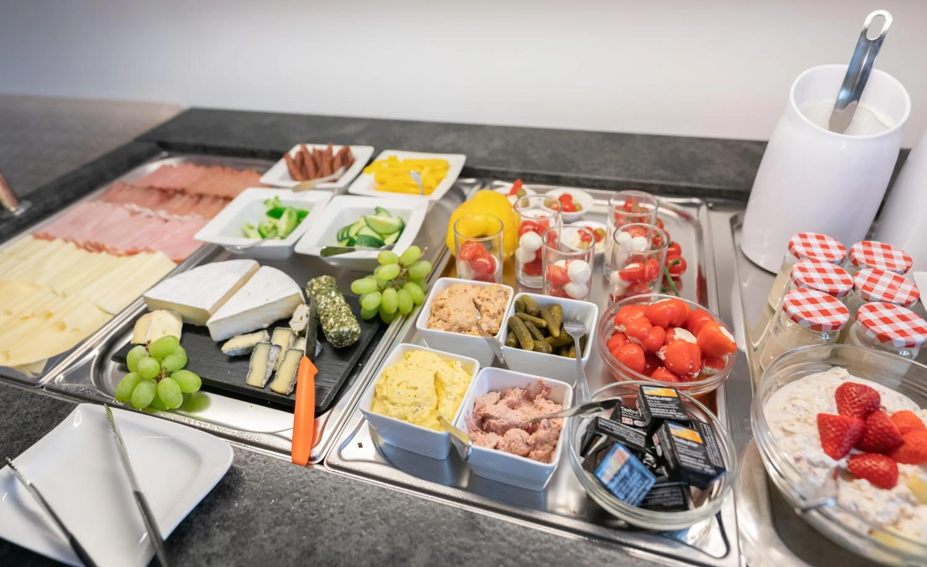 Buffet breakfast in Cityhotel Trumer Stube