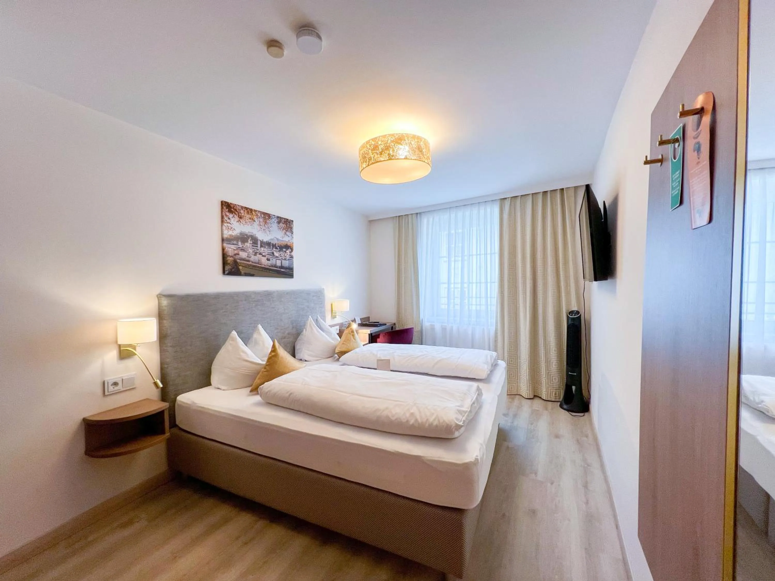 Photo of the whole room, Bed in Cityhotel Trumer Stube