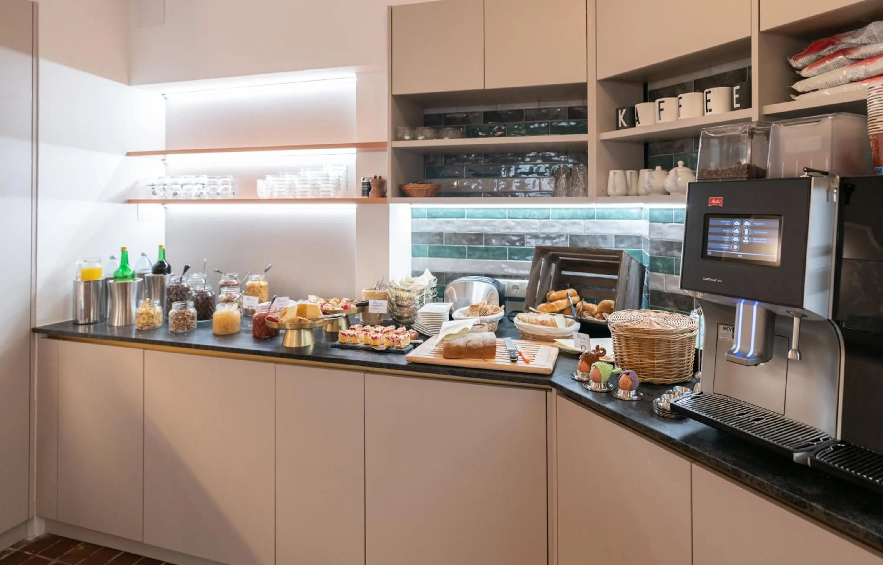 Buffet breakfast in Cityhotel Trumer Stube