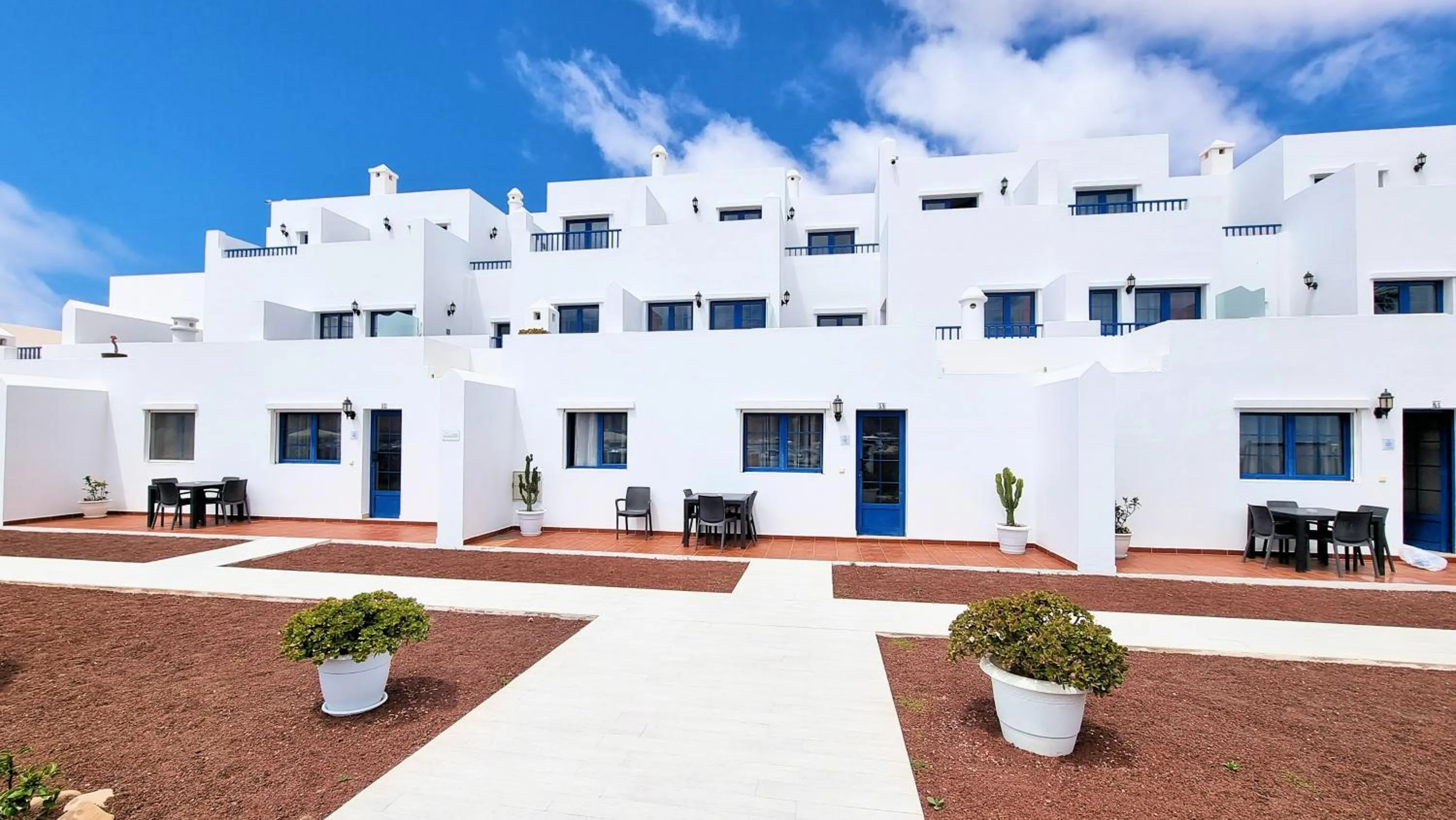 Property building in Caléndula Beach 1ºLinea mar