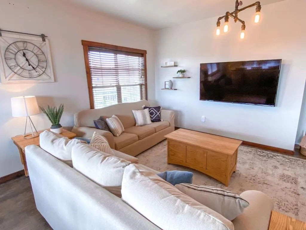 Living room in Remodeled Ski In-Out - 305 Soaring Eagle - Luxury!